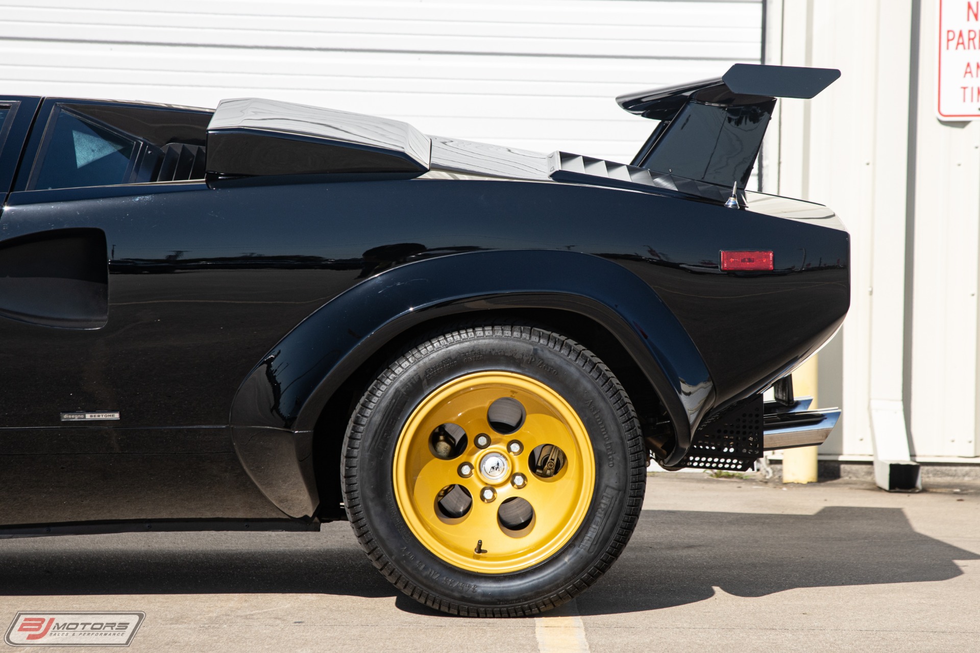 Used-1987-Lamborghini-Countach-LP5000-QV