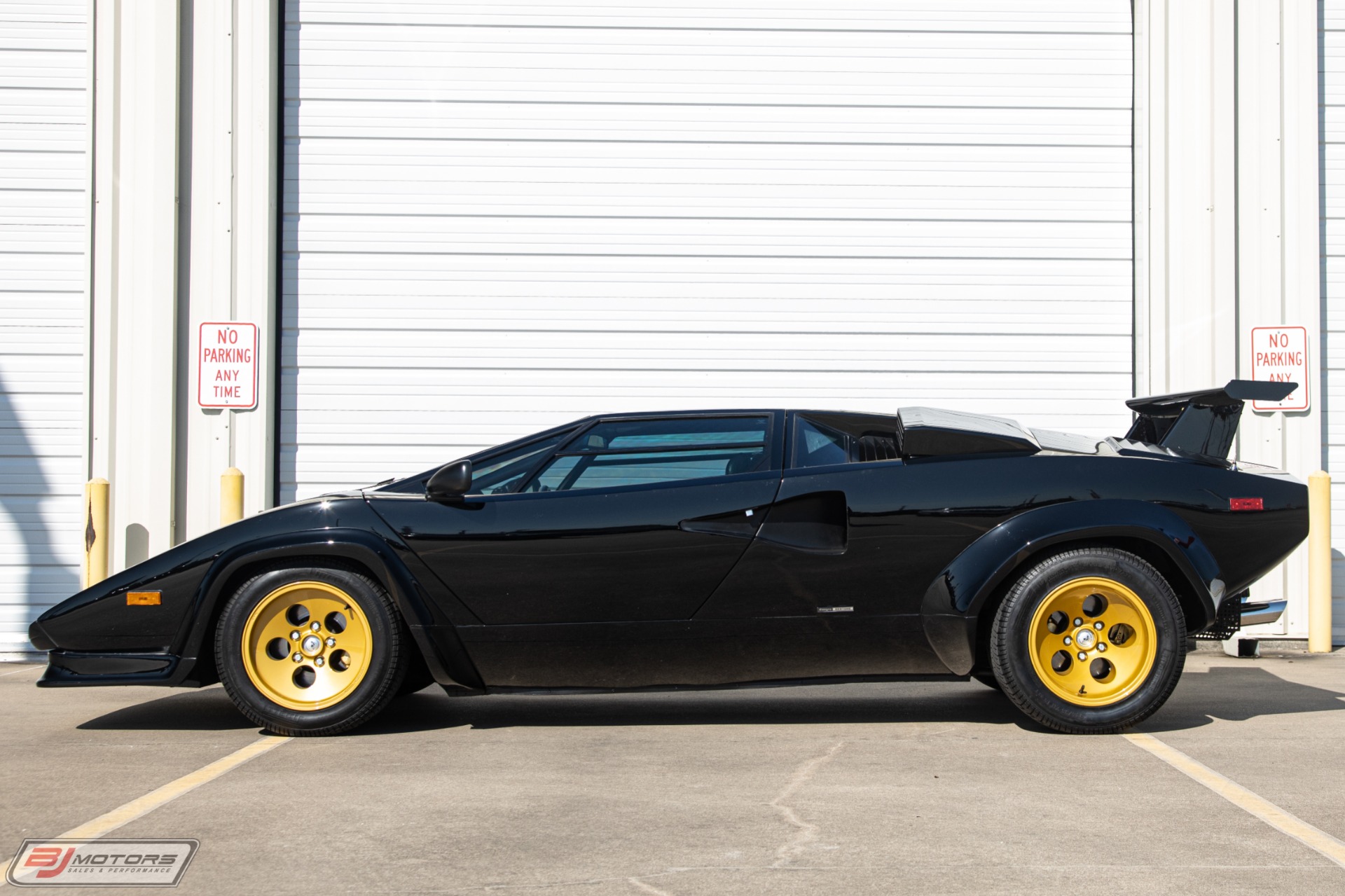 Used-1987-Lamborghini-Countach-LP5000-QV