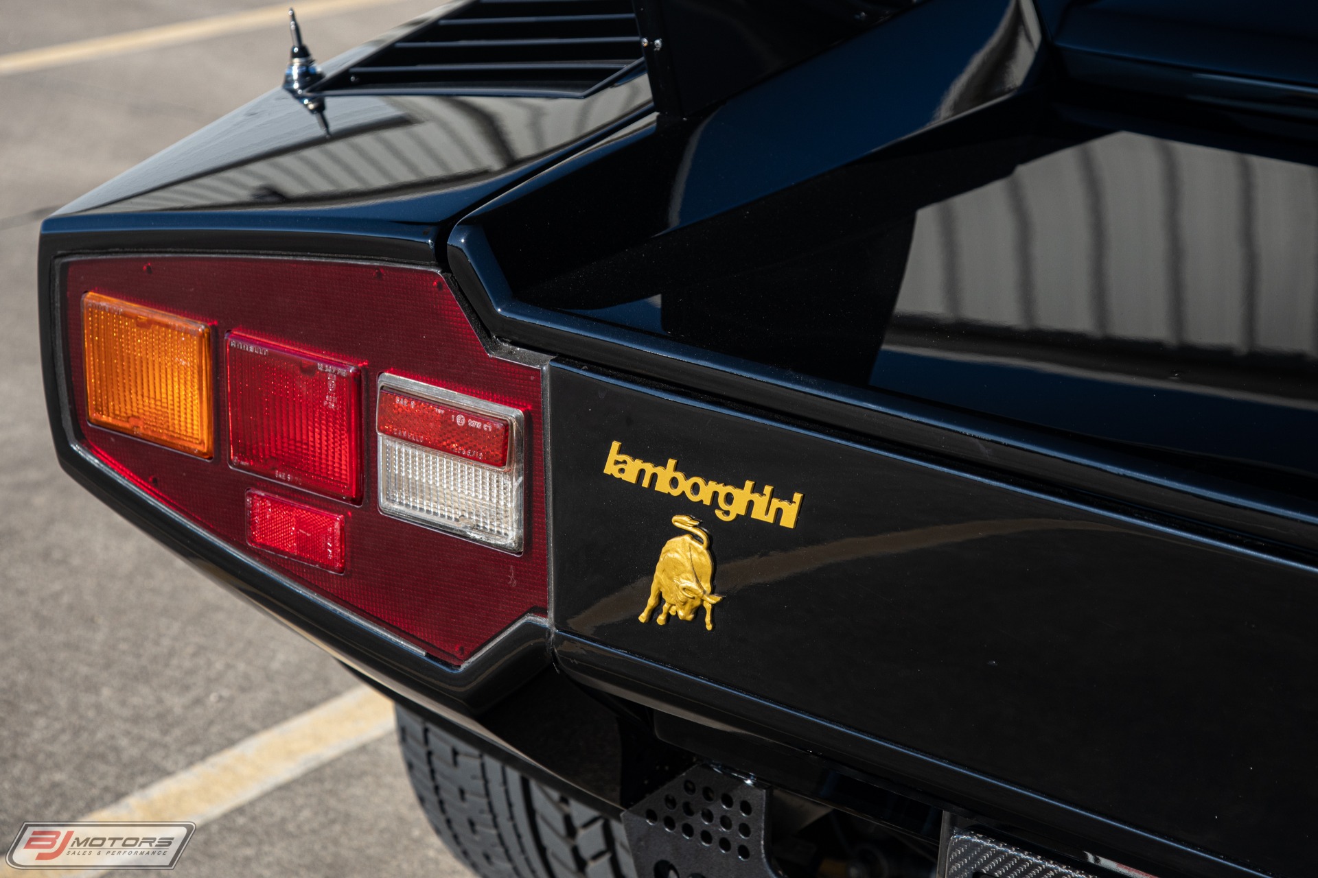 Used-1987-Lamborghini-Countach-LP5000-QV