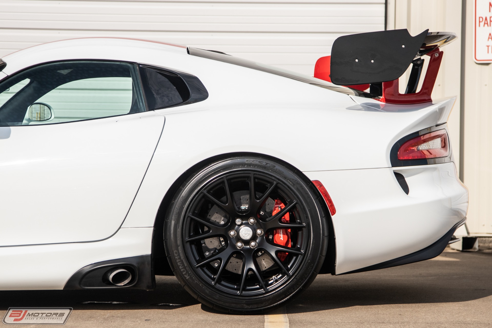 Used-2016-Dodge-Viper-ACR