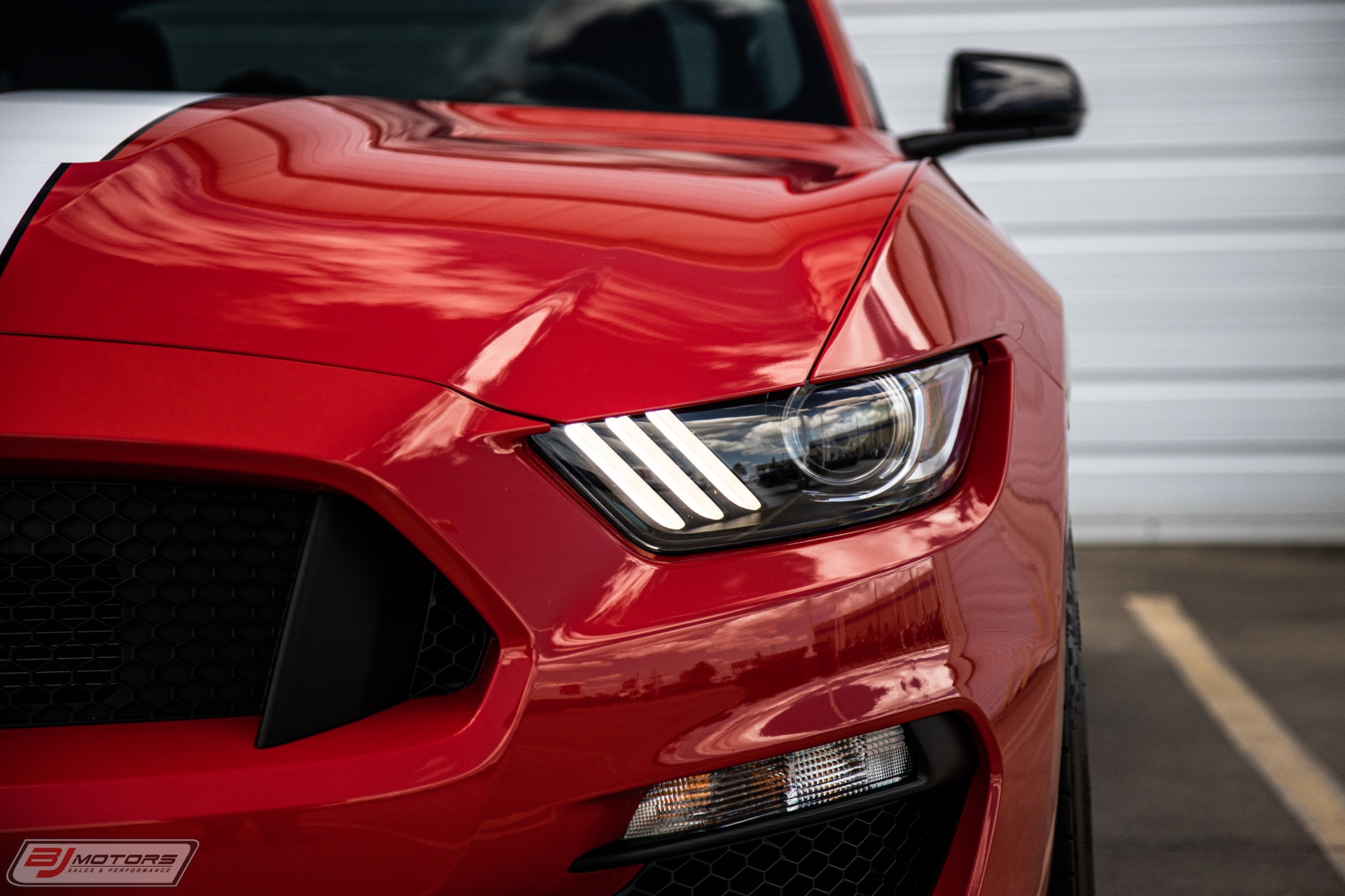 Used-2016-Ford-Mustang-Shelby-GT350