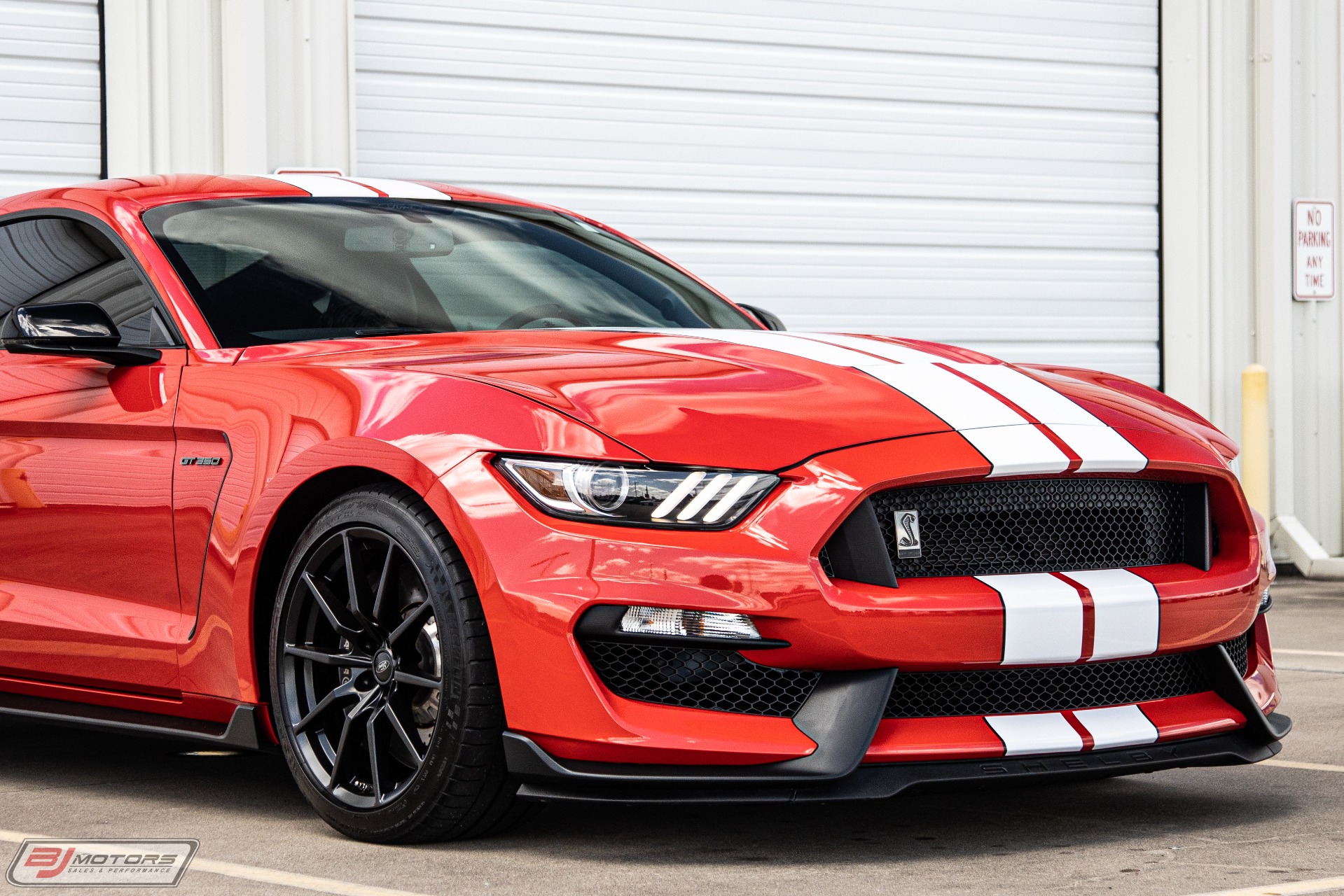 Used-2016-Ford-Mustang-Shelby-GT350