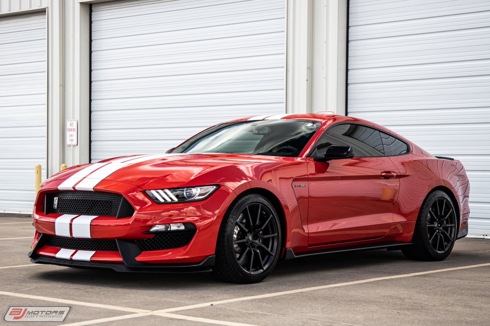 Used-2016-Ford-Mustang-Shelby-GT350