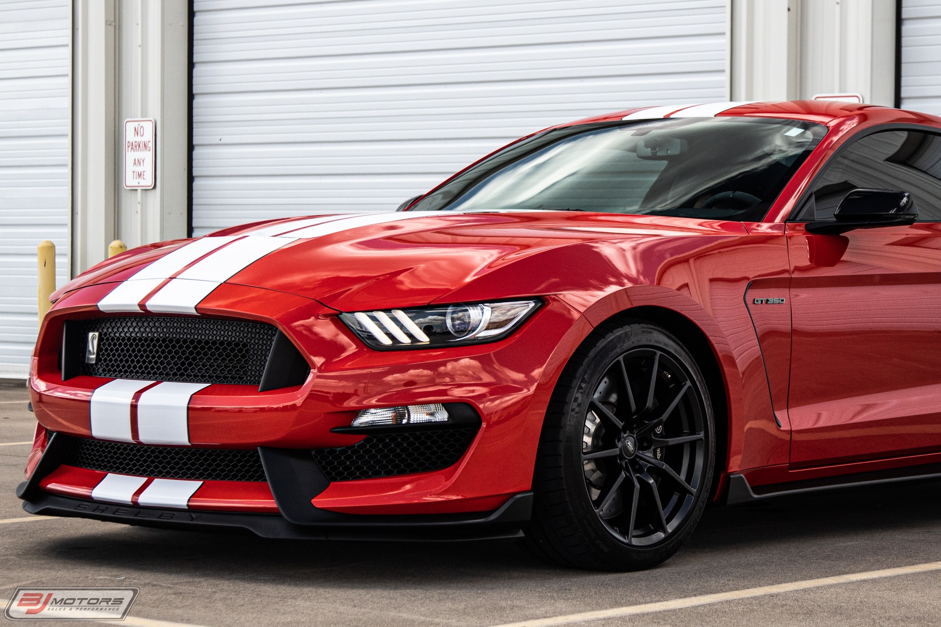 Used-2016-Ford-Mustang-Shelby-GT350