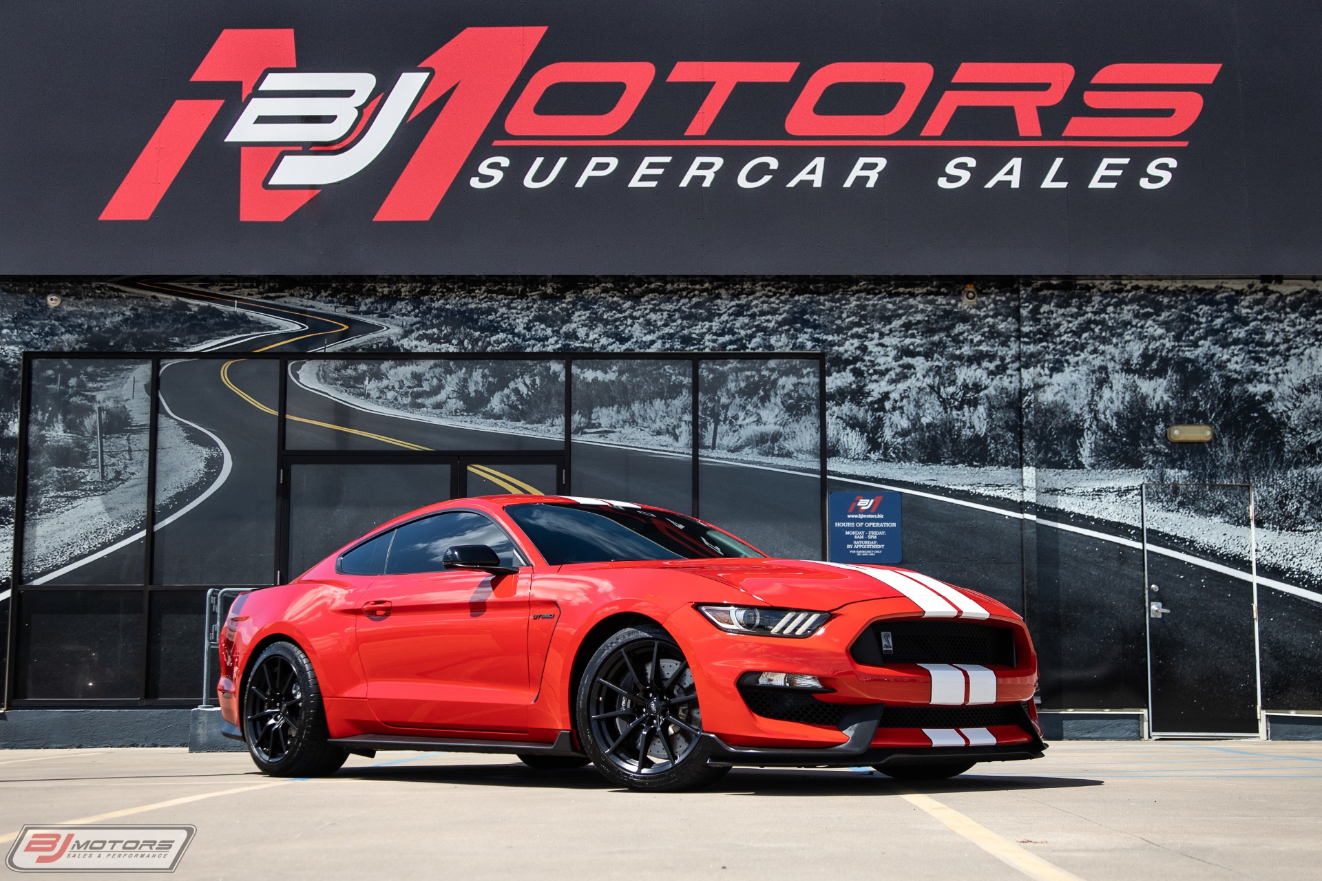 Used-2016-Ford-Mustang-Shelby-GT350