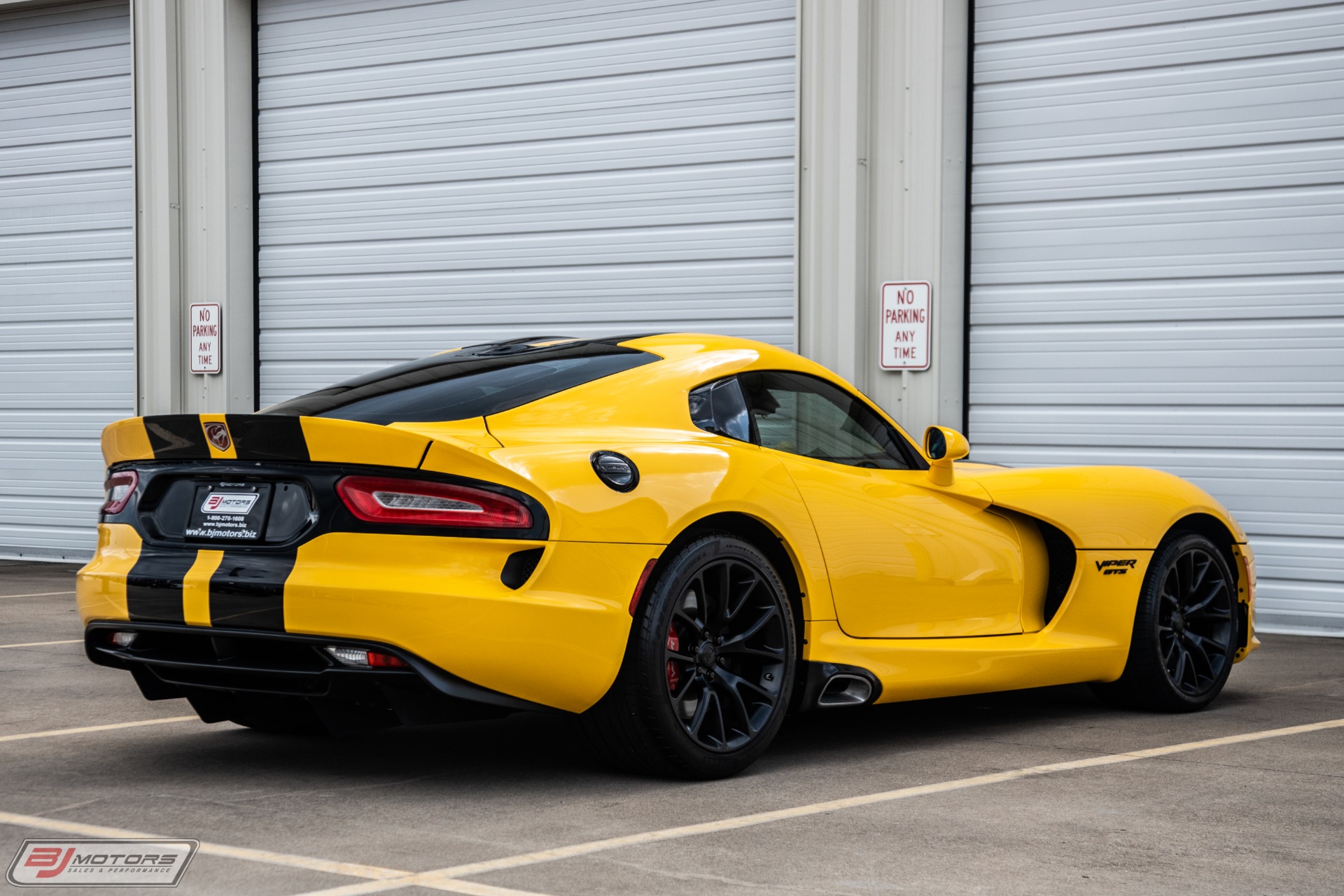 Used-2013-Dodge-Viper-GTS