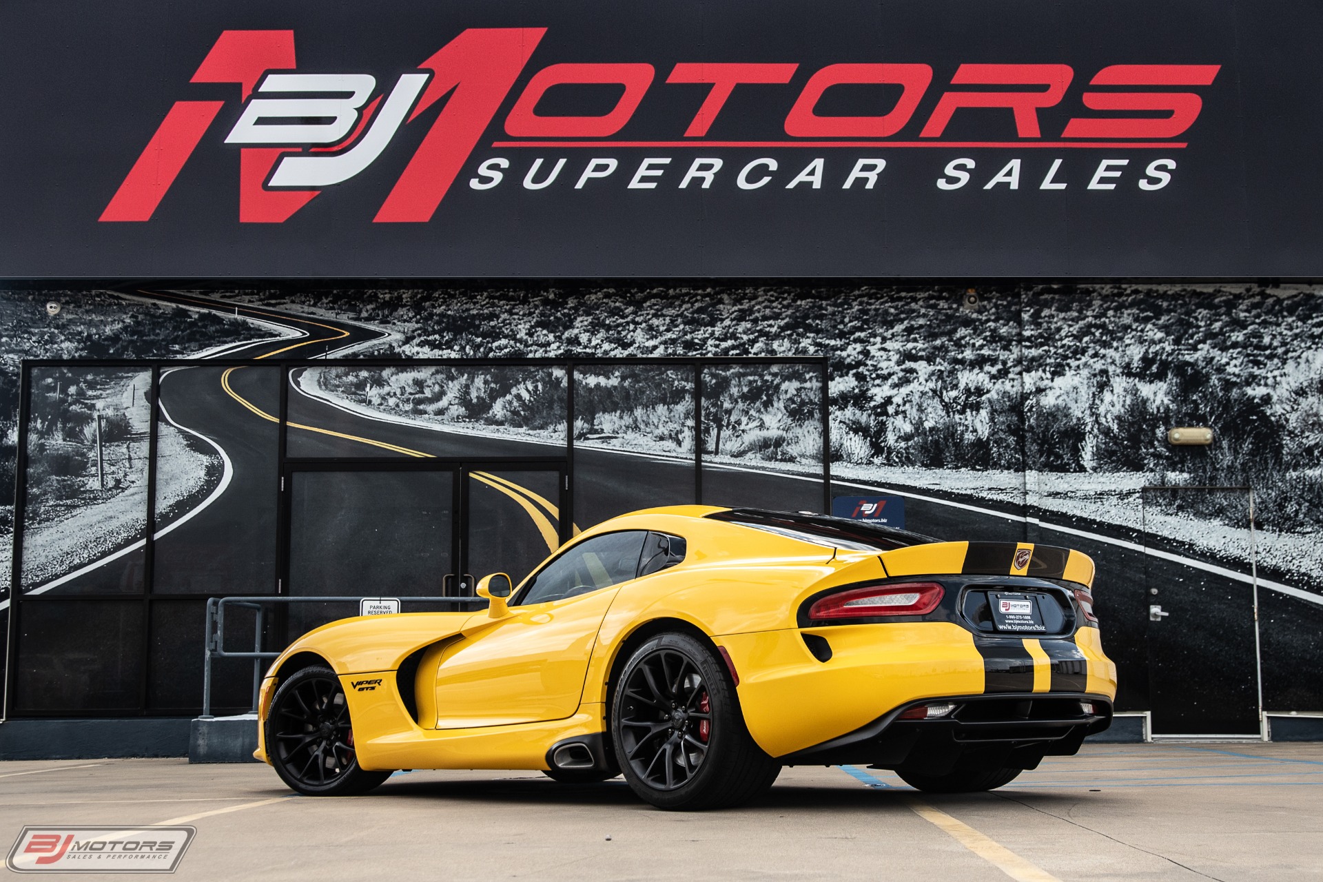 Used-2013-Dodge-Viper-GTS