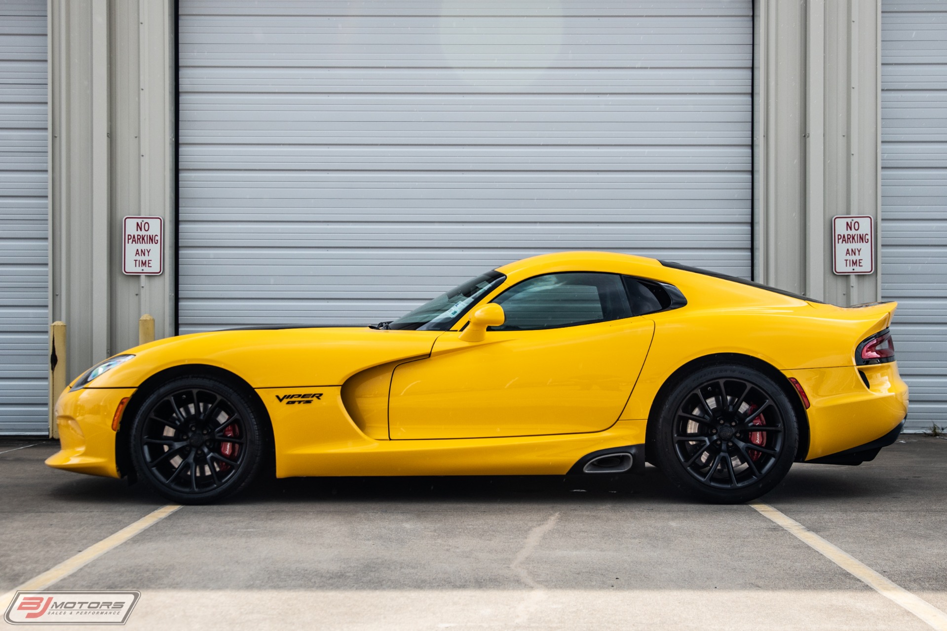 Used-2013-Dodge-Viper-GTS