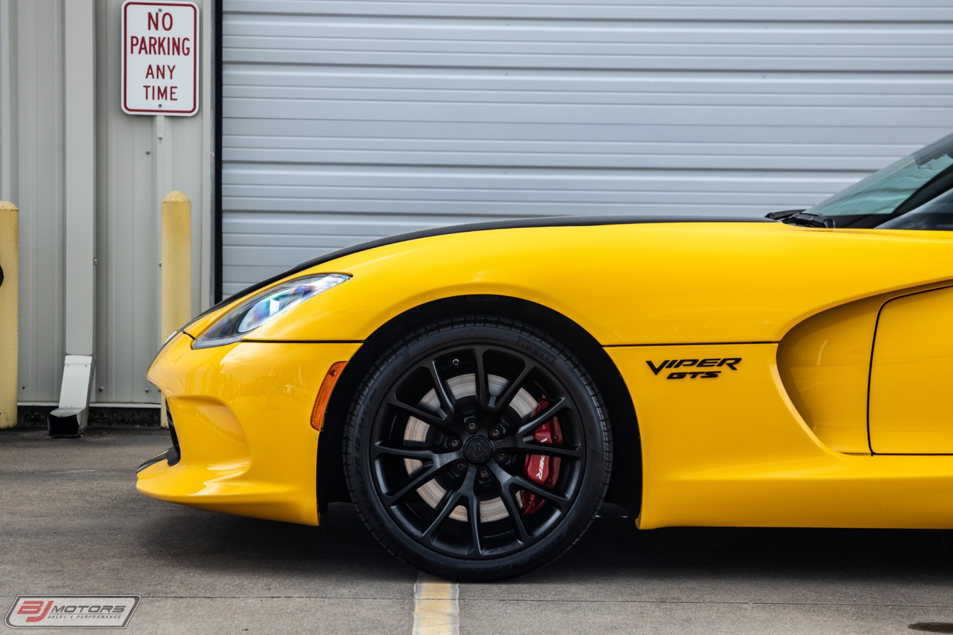 Used-2013-Dodge-Viper-GTS