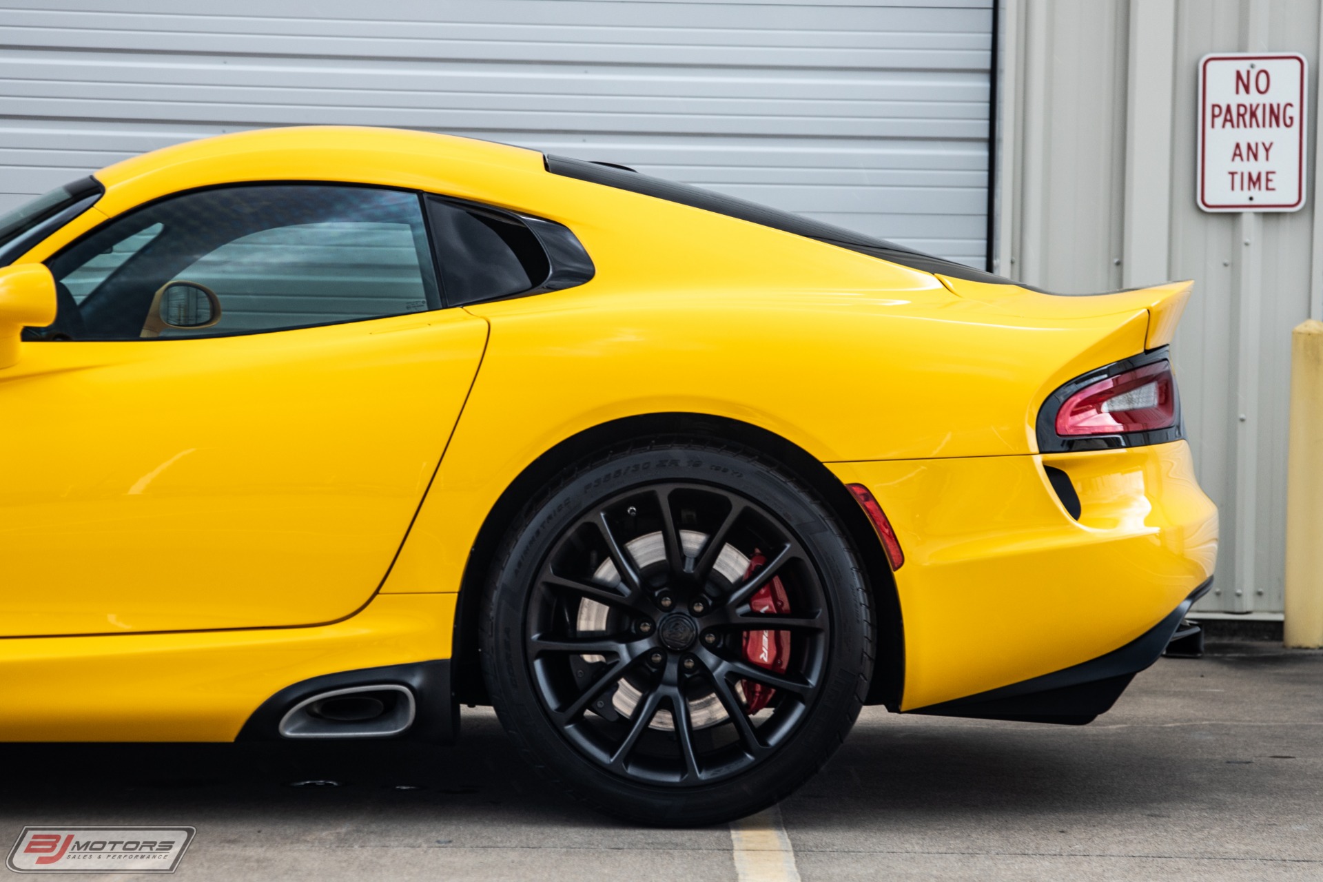 Used-2013-Dodge-Viper-GTS