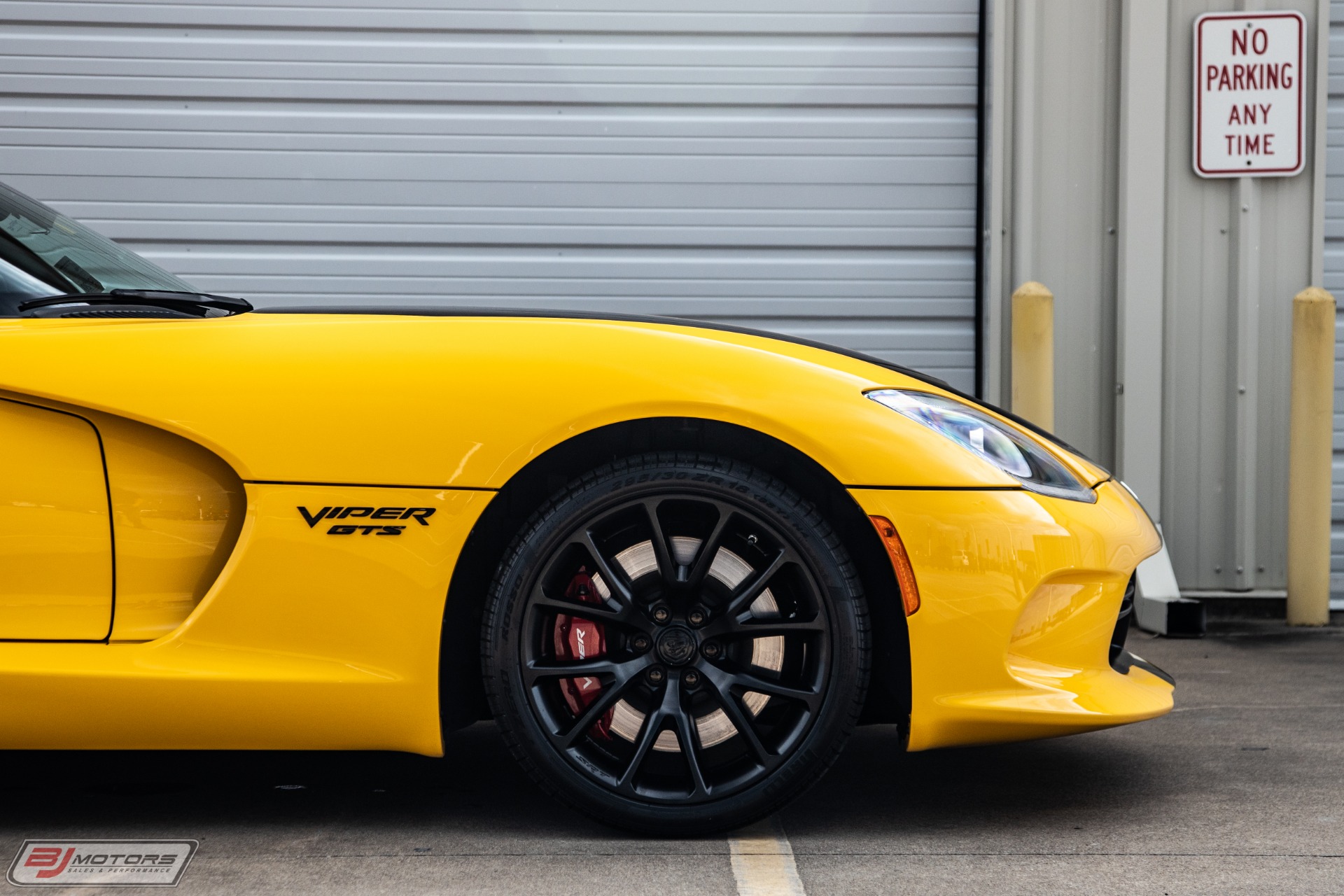 Used-2013-Dodge-Viper-GTS