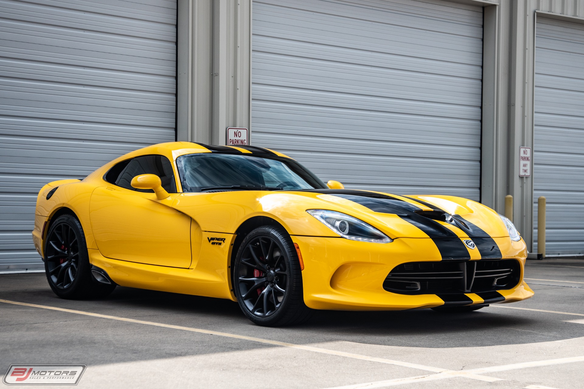 Used-2013-Dodge-Viper-GTS