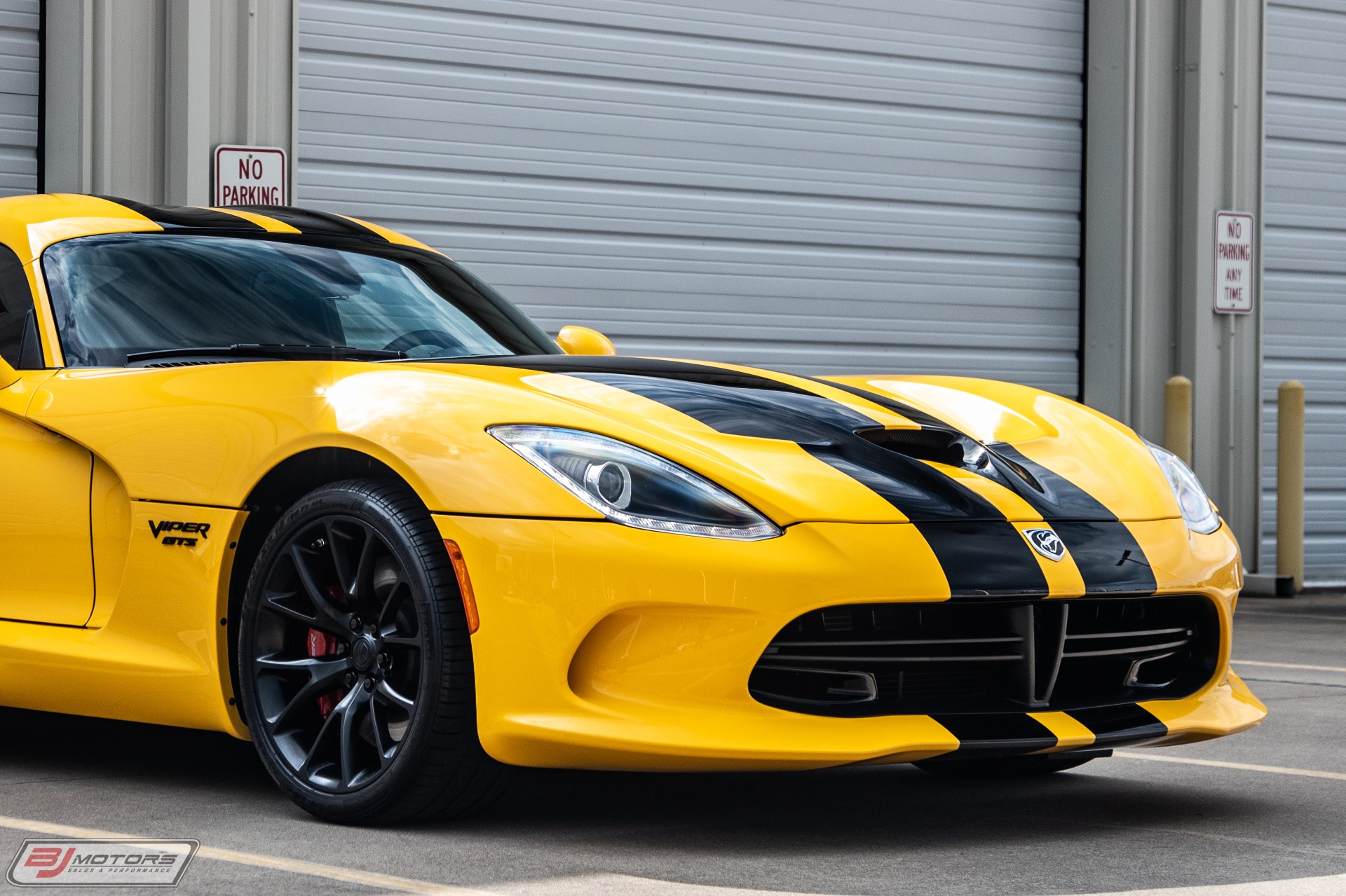 Used-2013-Dodge-Viper-GTS