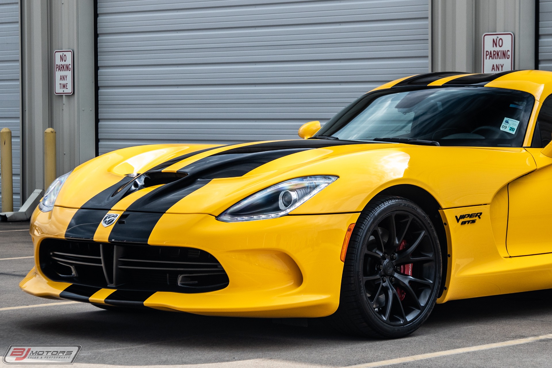 Used-2013-Dodge-Viper-GTS