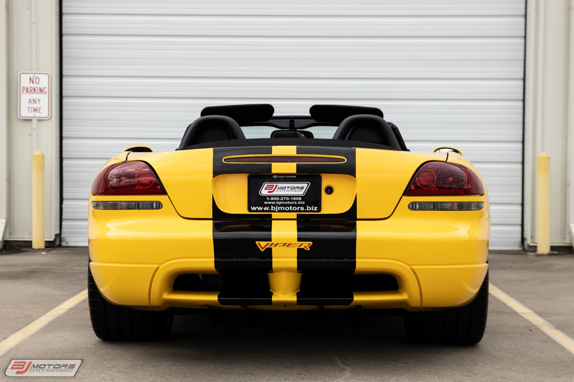 Used-2005-Dodge-Viper-SRT-10