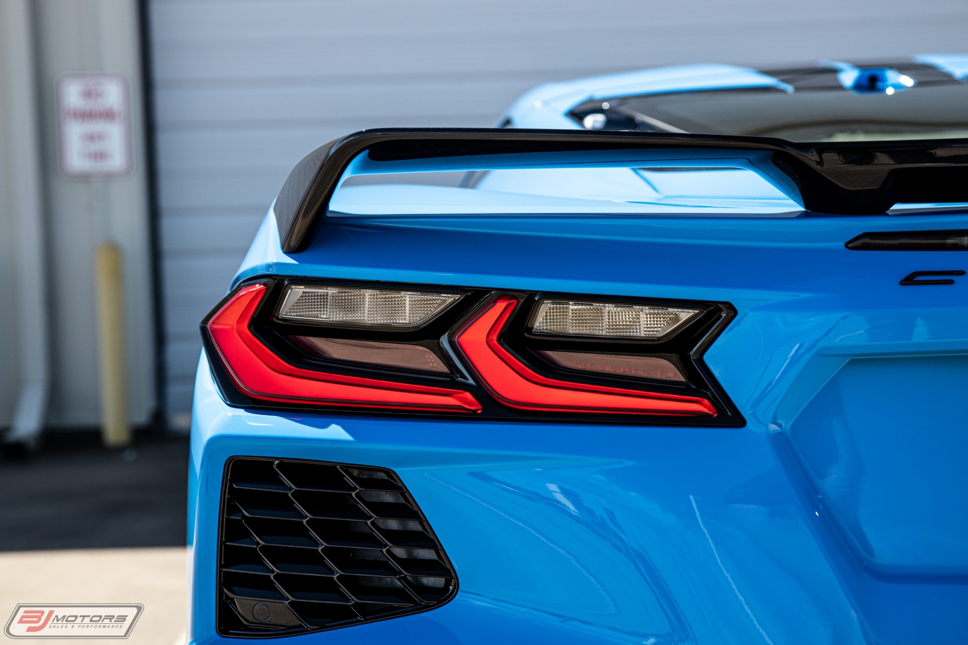 New-2020-Chevrolet-Corvette-Stingray-with-3-miles