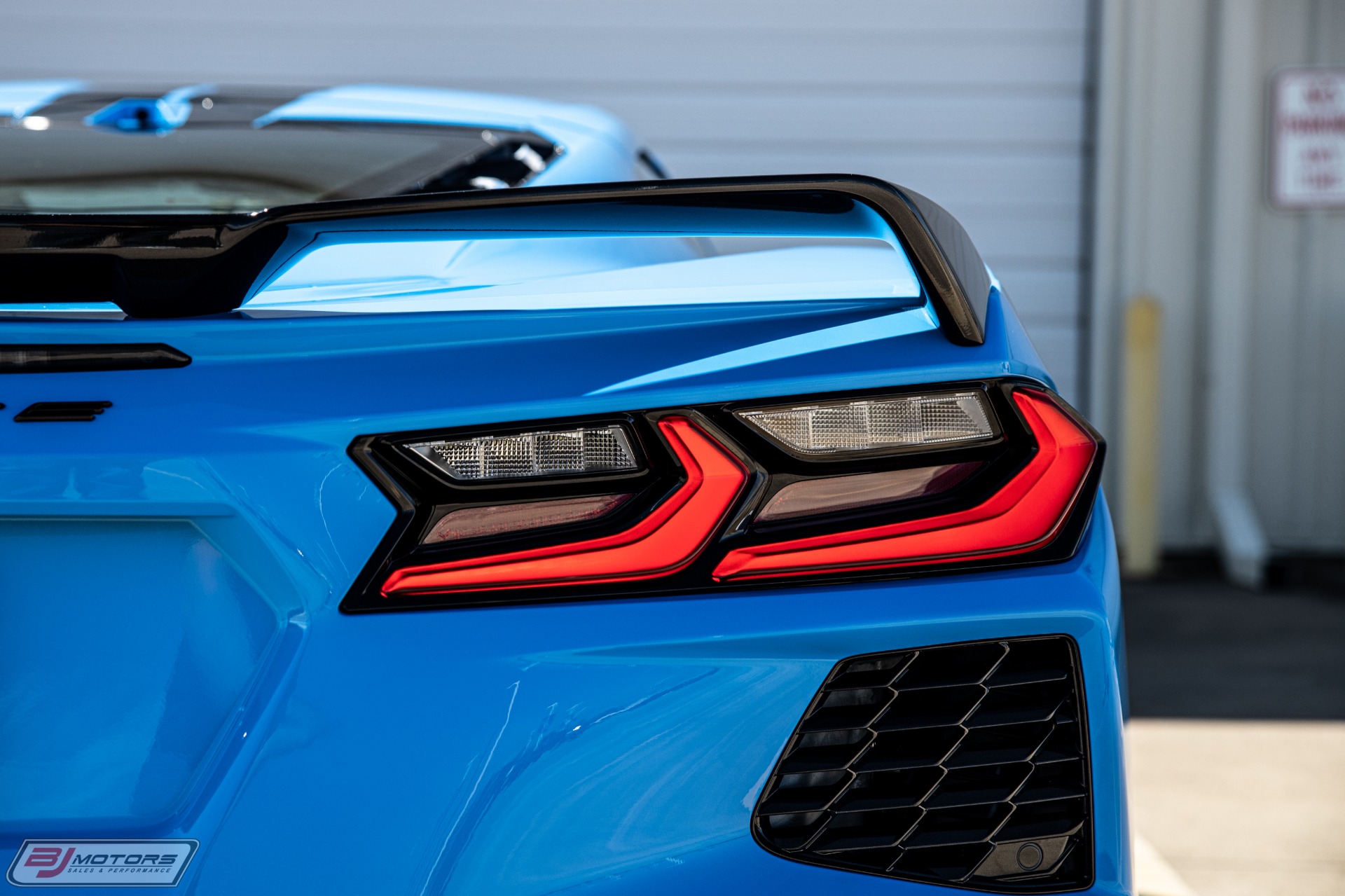 New-2020-Chevrolet-Corvette-Stingray-with-3-miles