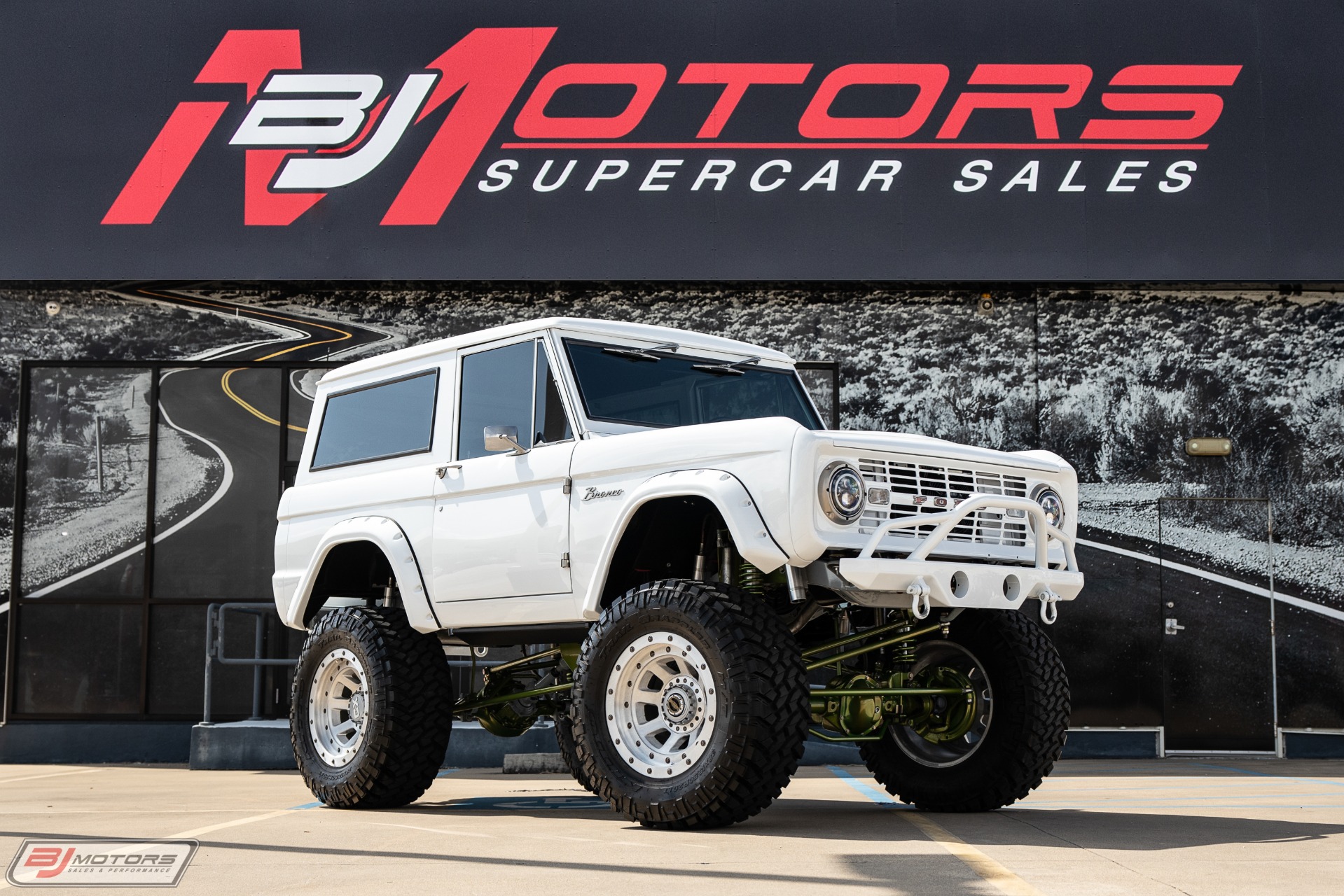 Used-1973-Ford-Bronco-Custom-Resto-Mod