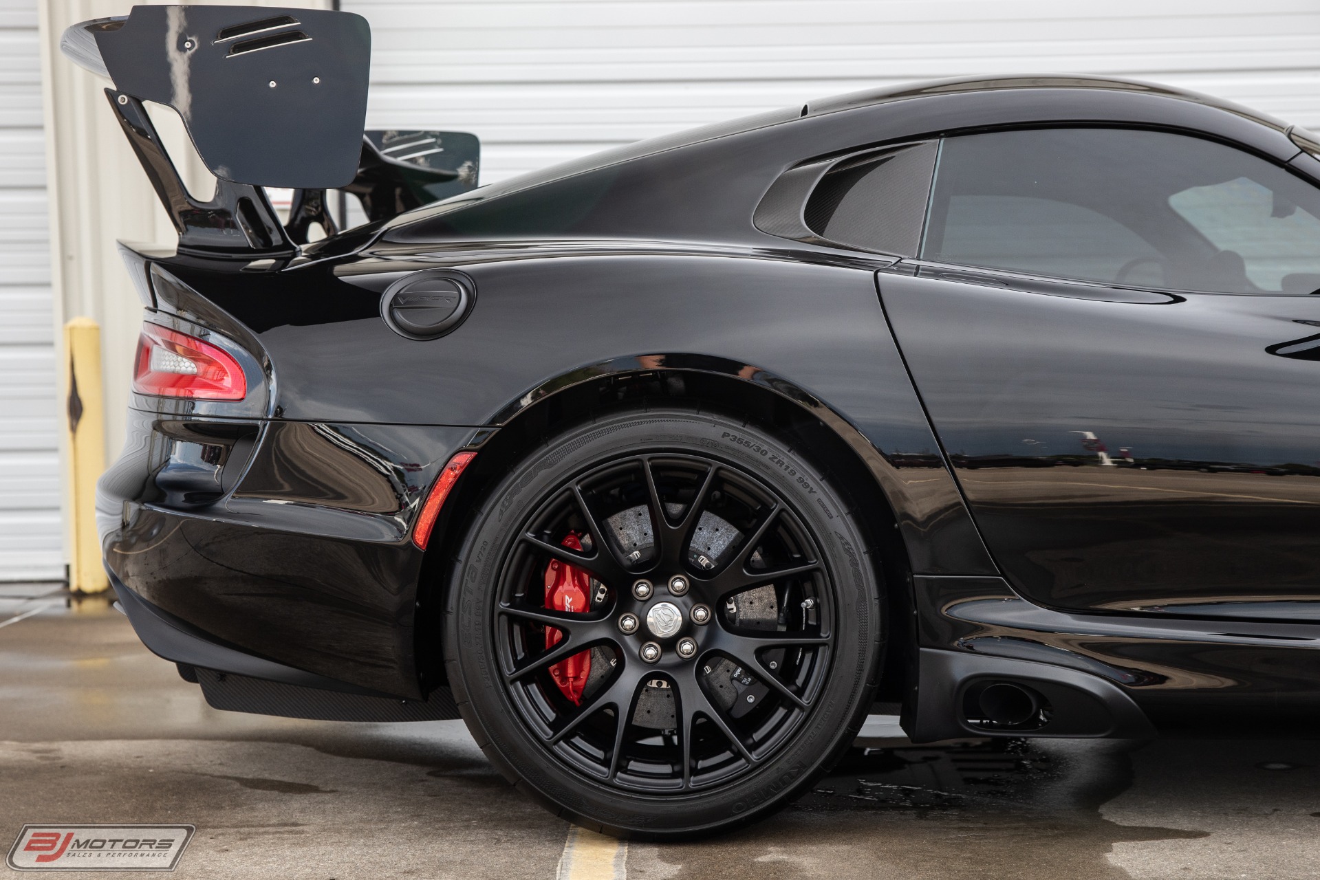 Used-2016-Dodge-Viper-ACR-Extreme