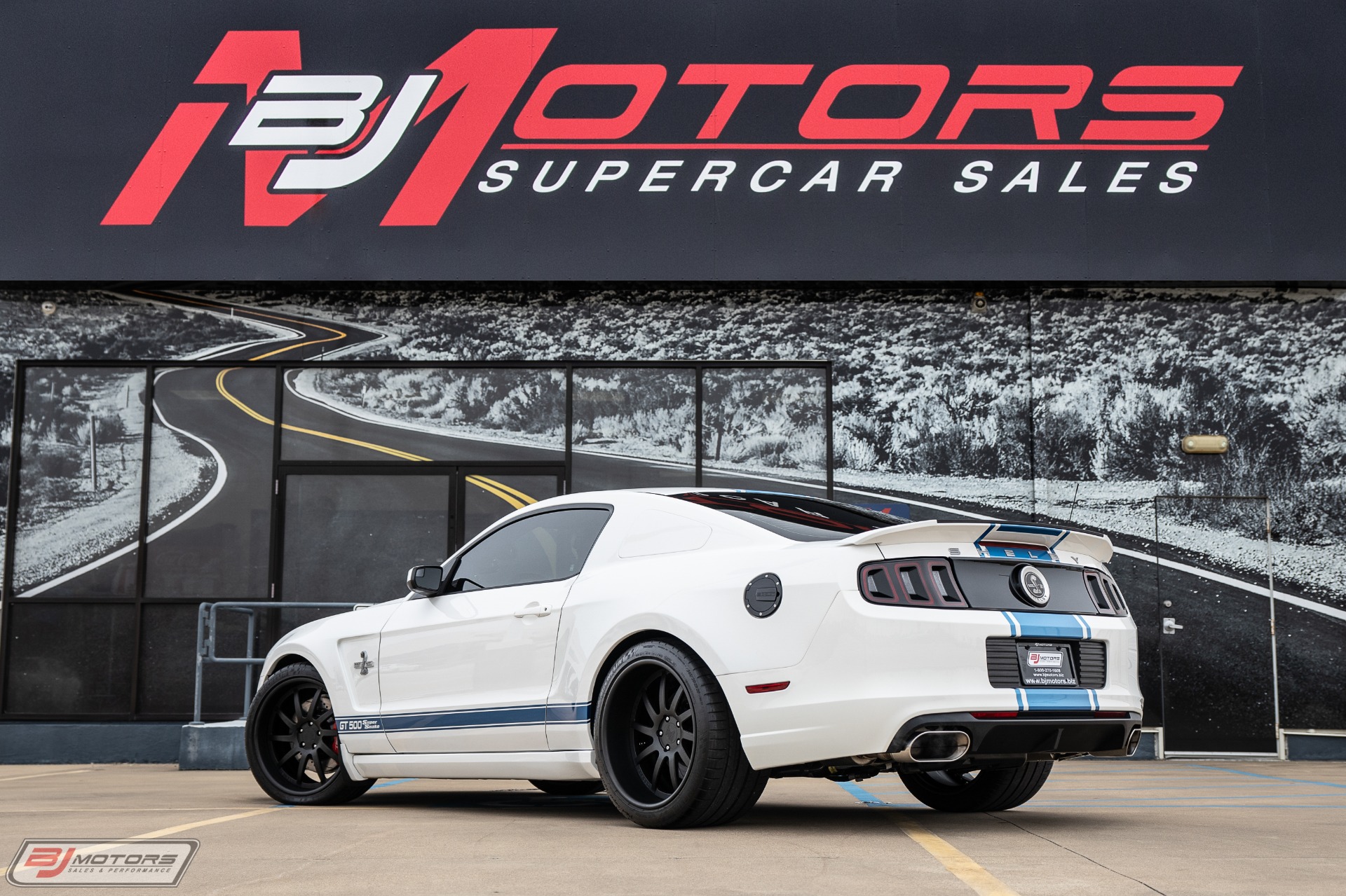 Used-2013-Ford-Mustang-Shelby-GT500-Super-Snake