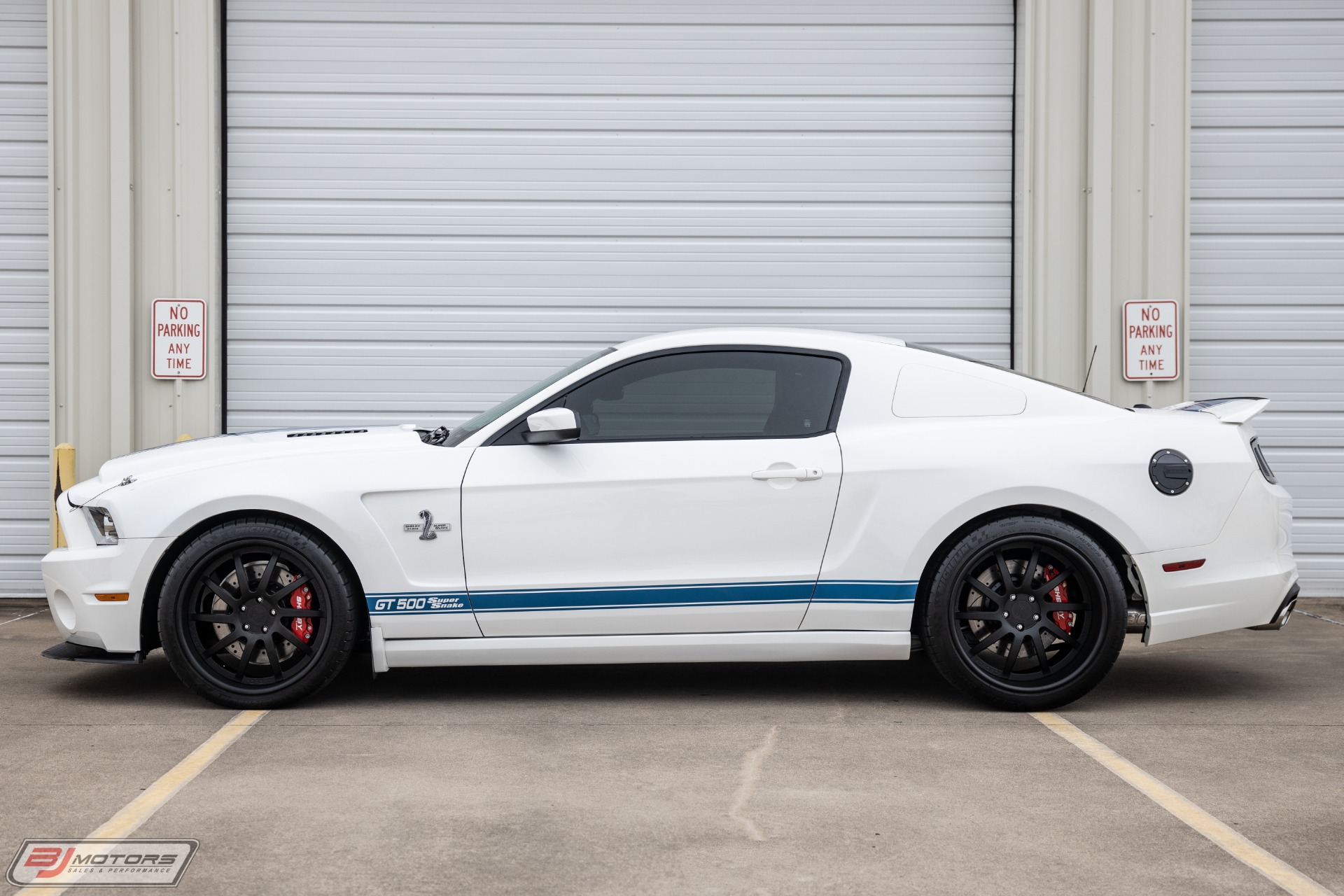 Used-2013-Ford-Mustang-Shelby-GT500-Super-Snake