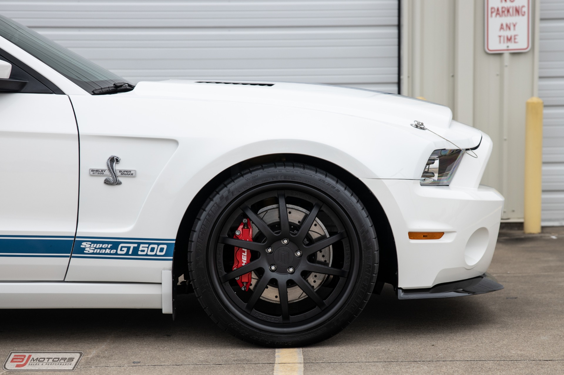 Used-2013-Ford-Mustang-Shelby-GT500-Super-Snake