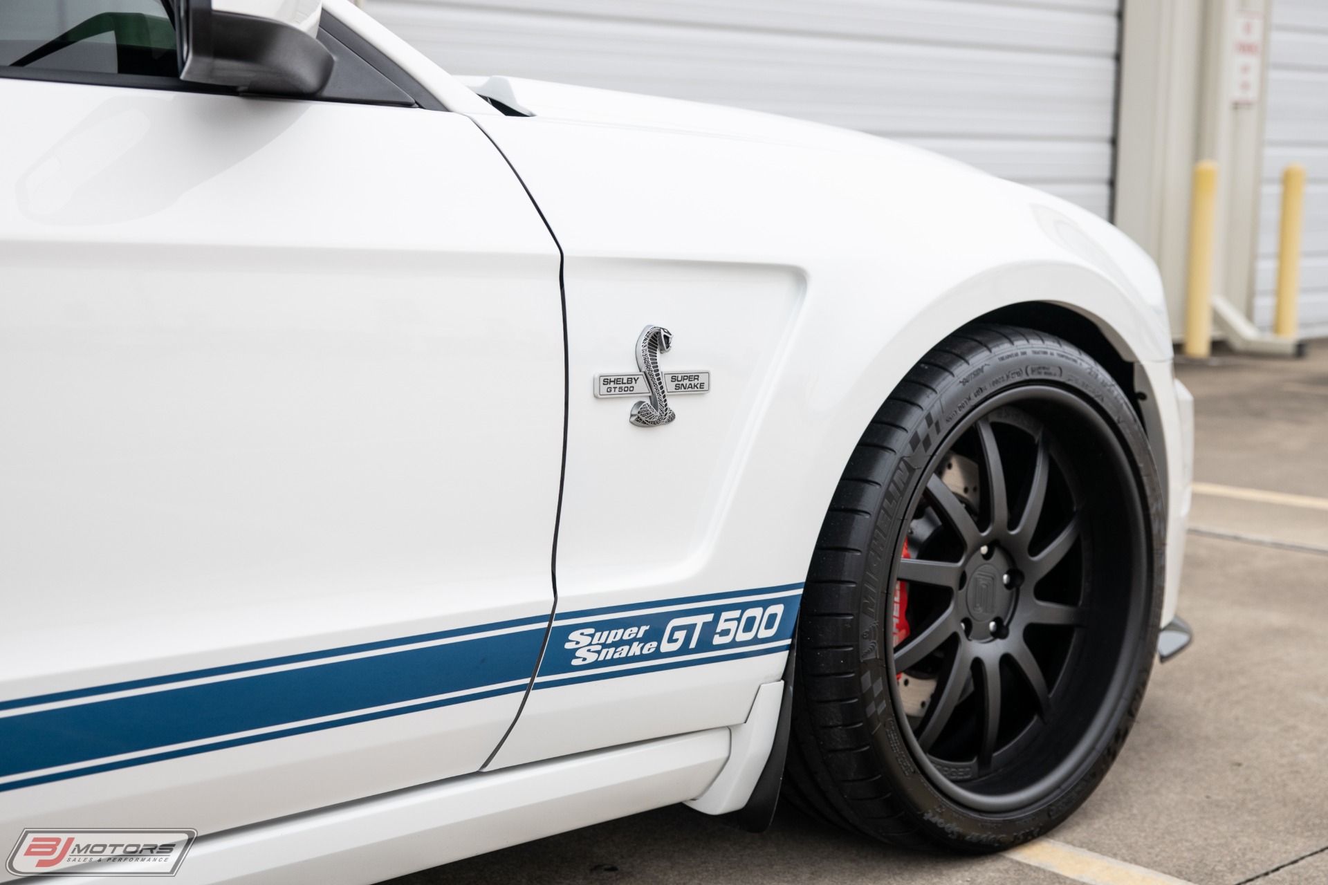 Used-2013-Ford-Mustang-Shelby-GT500-Super-Snake