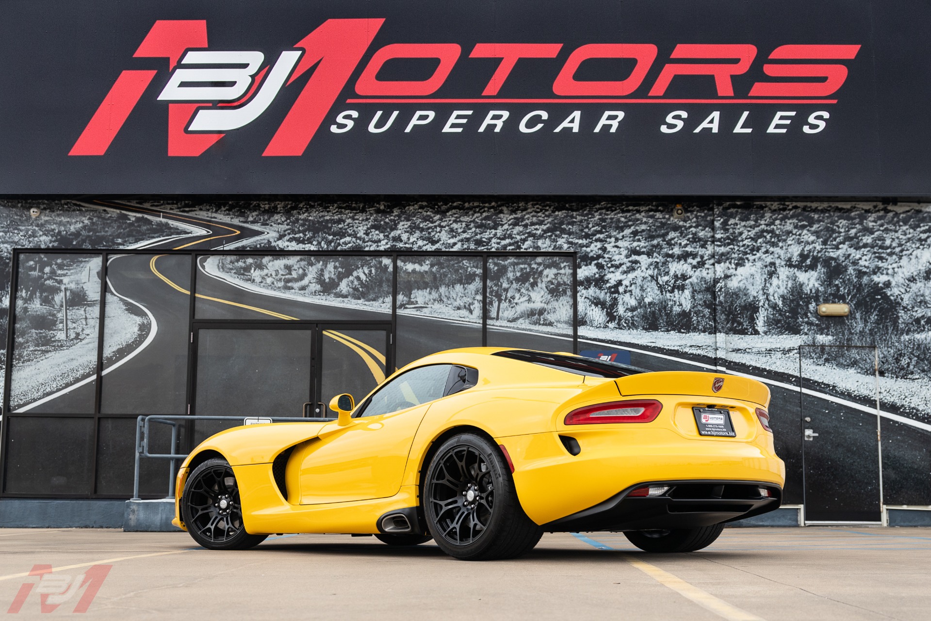 Used-2014-Dodge-Viper-SRT