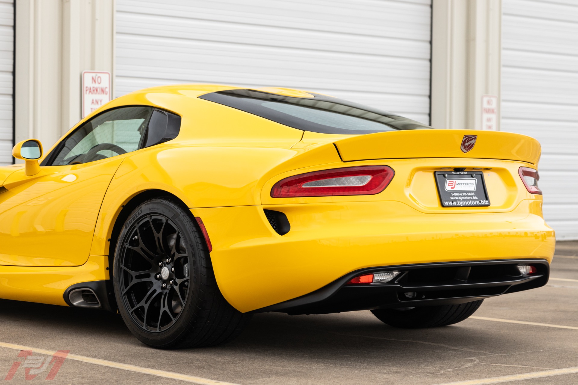 Used-2014-Dodge-Viper-SRT