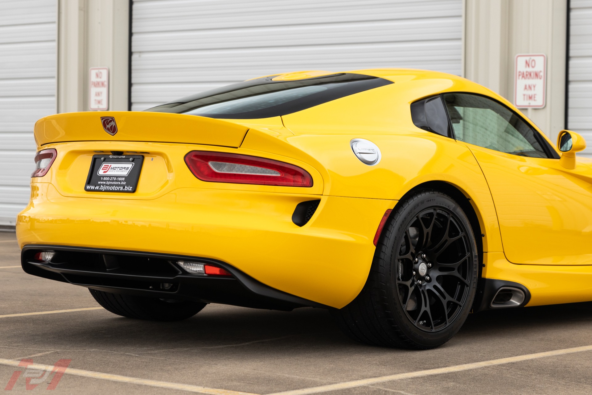 Used-2014-Dodge-Viper-SRT