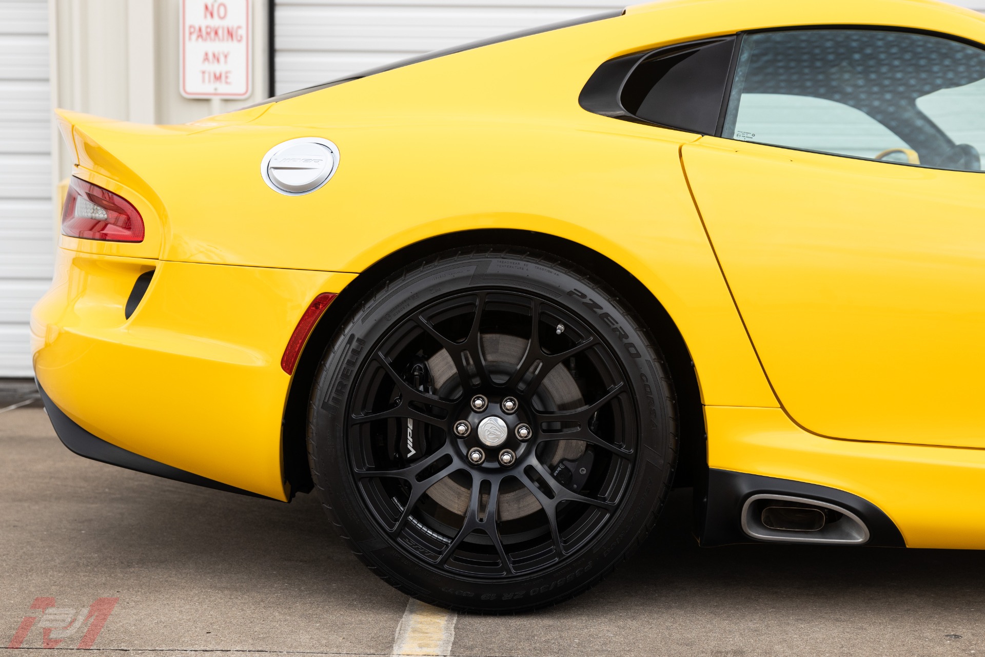 Used-2014-Dodge-Viper-SRT