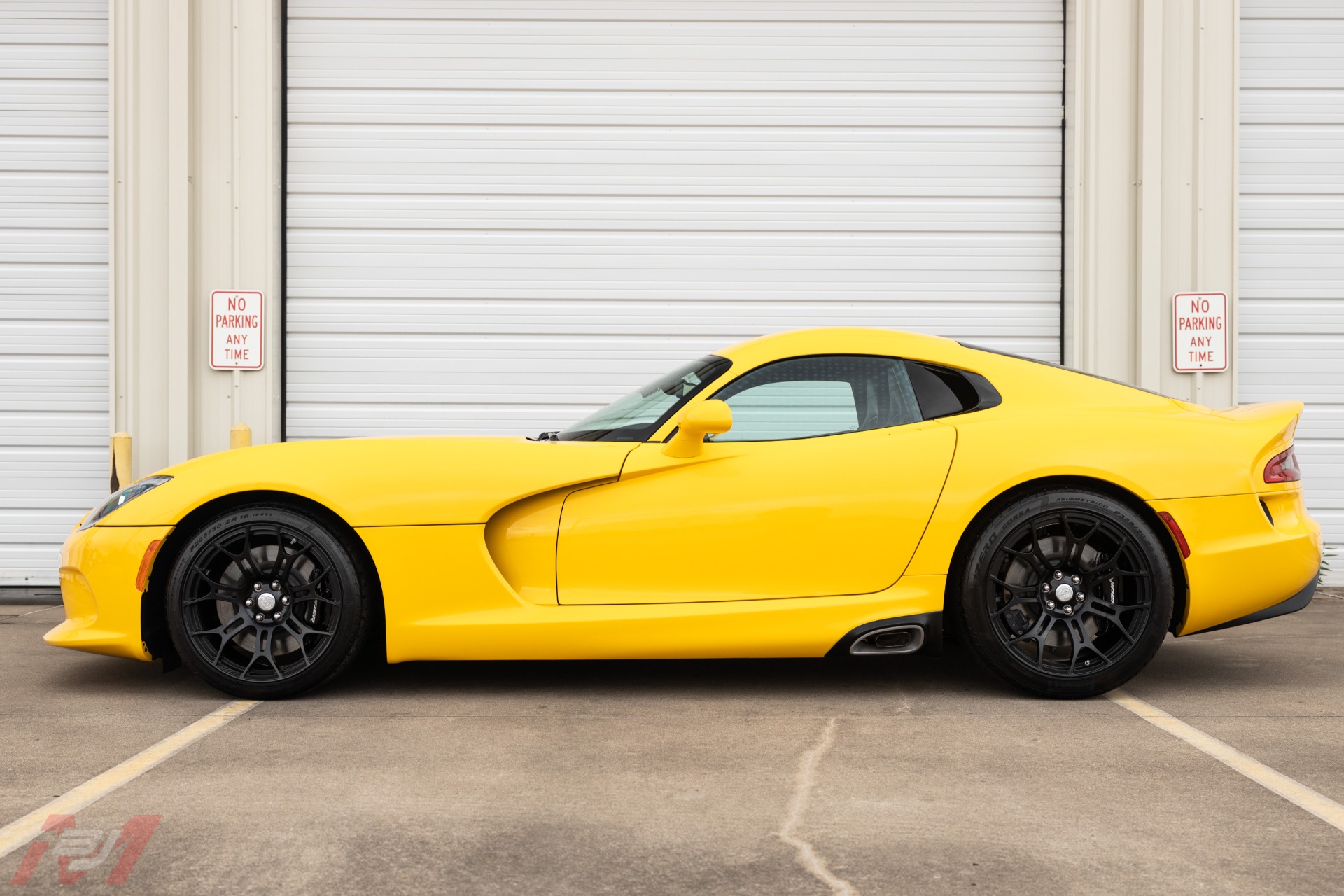 Used-2014-Dodge-Viper-SRT