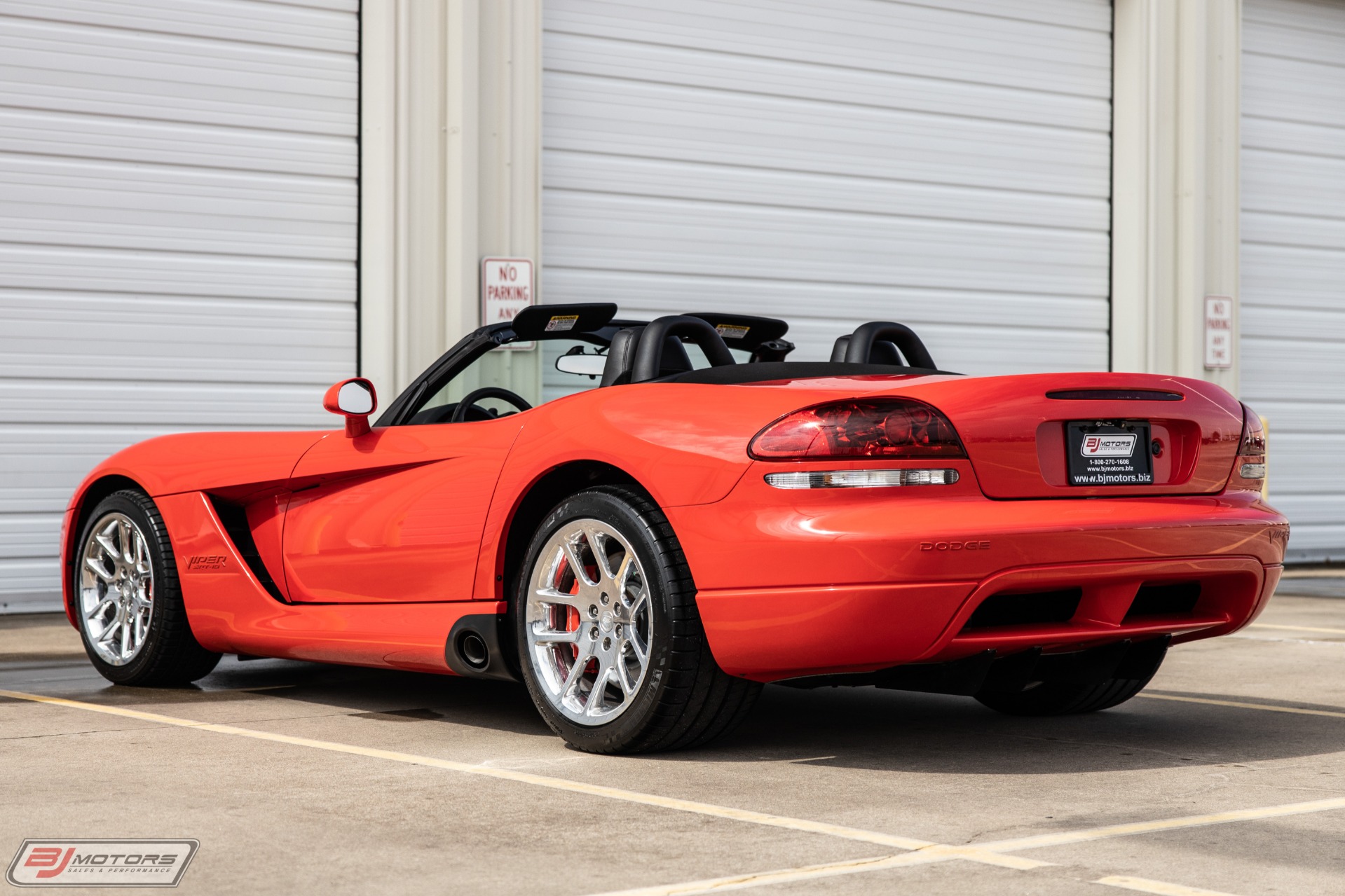 Used-2004-Dodge-Viper-SRT-10