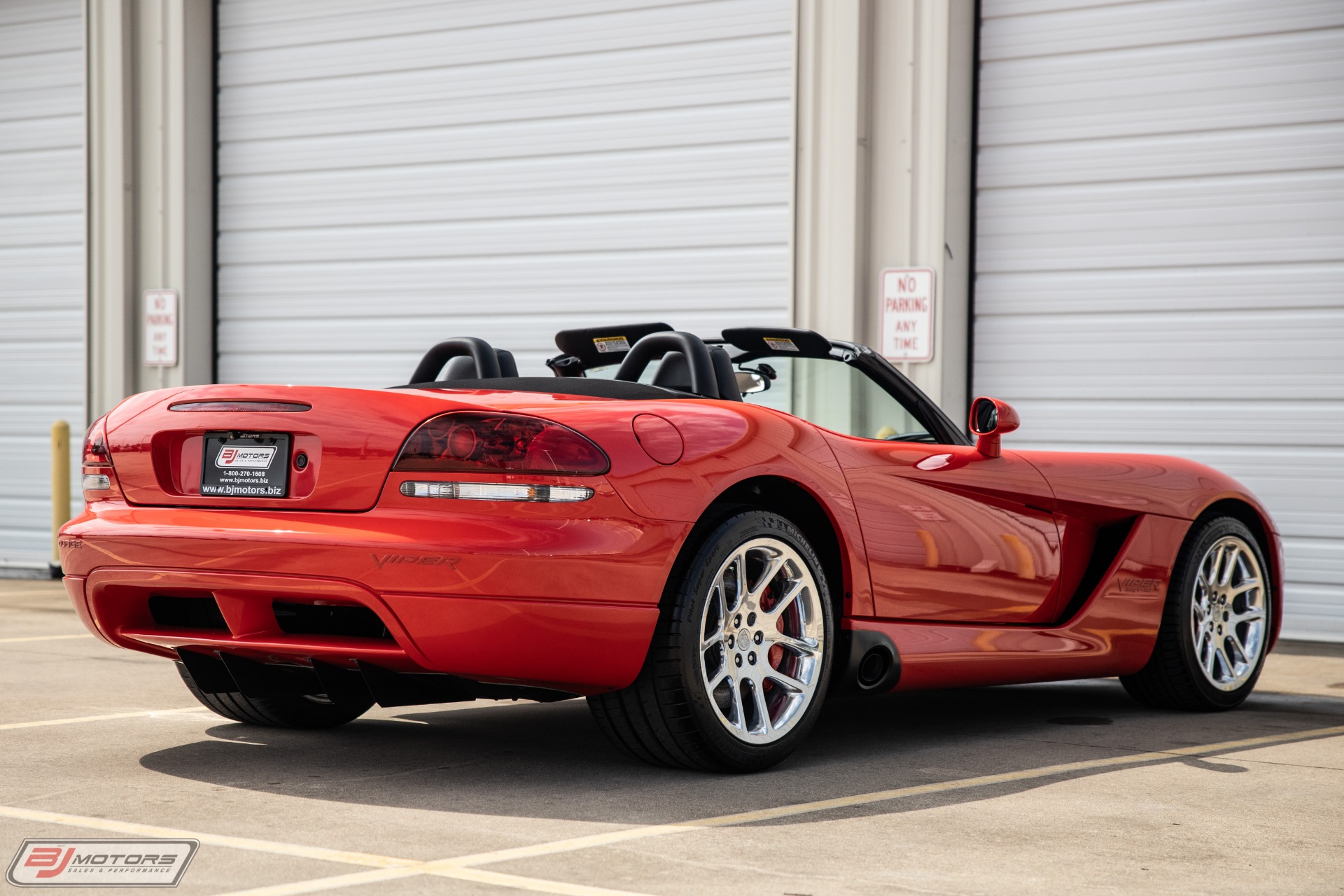 Used-2004-Dodge-Viper-SRT-10