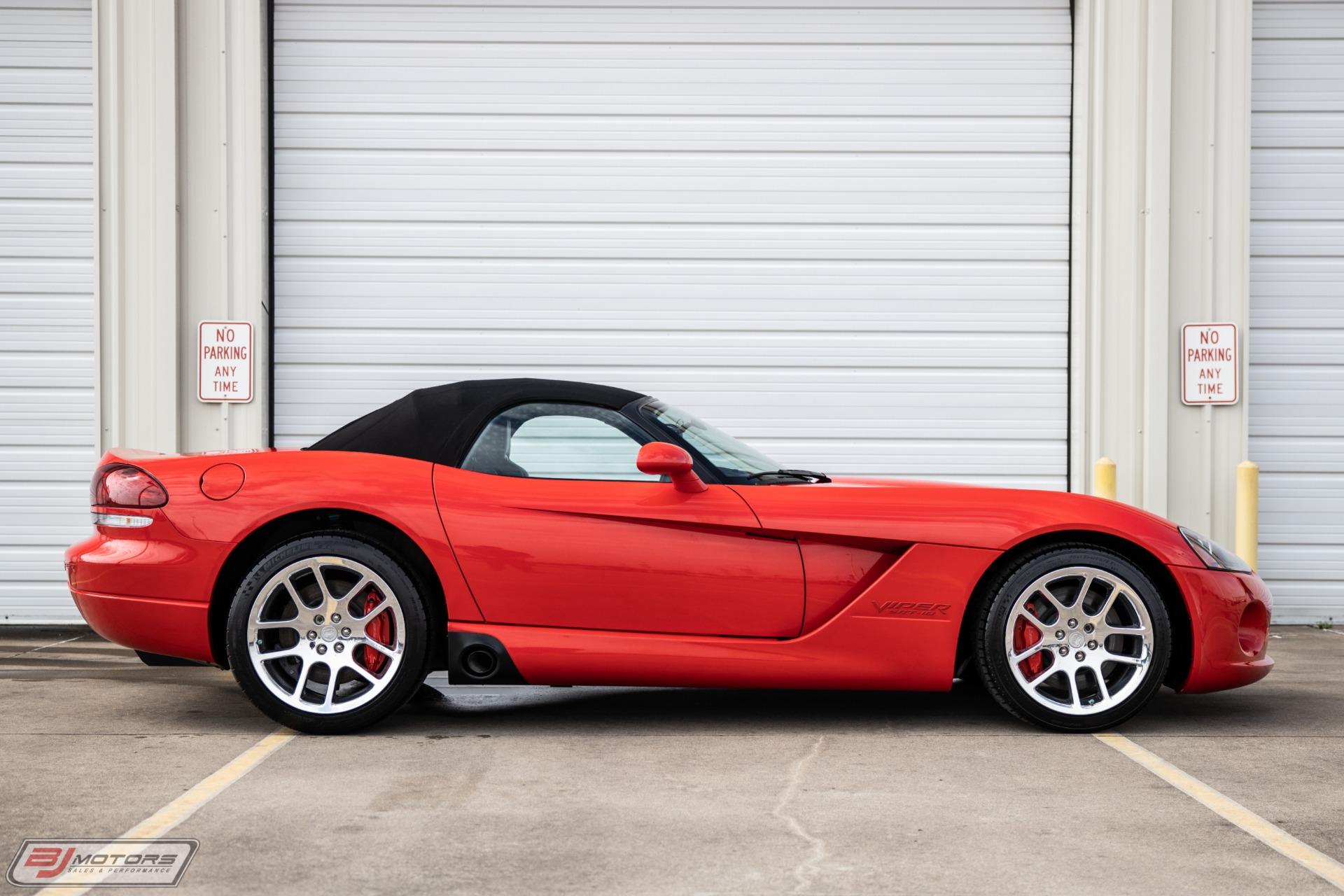 Used-2004-Dodge-Viper-SRT-10