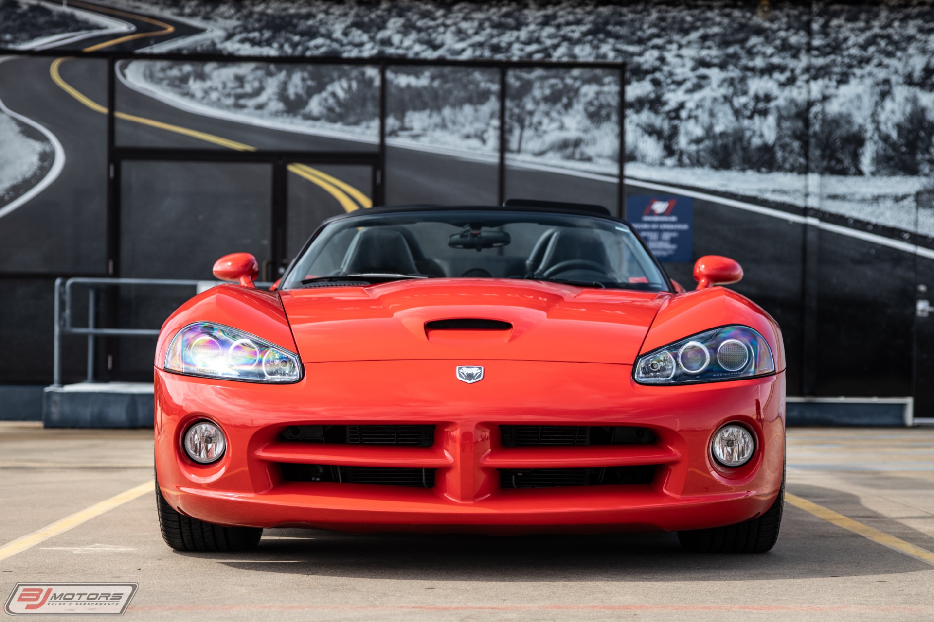 Used-2004-Dodge-Viper-SRT-10