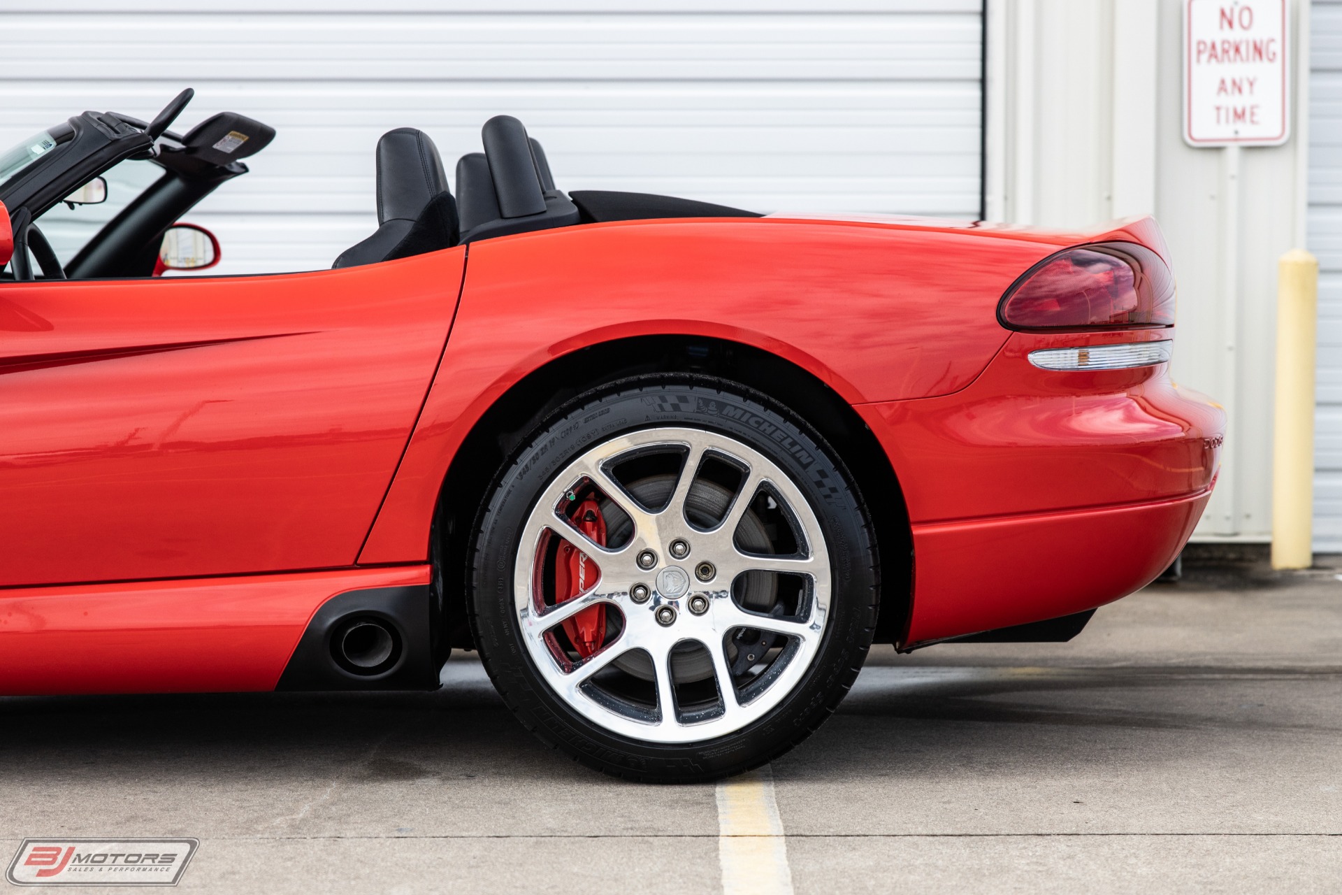 Used-2004-Dodge-Viper-SRT-10