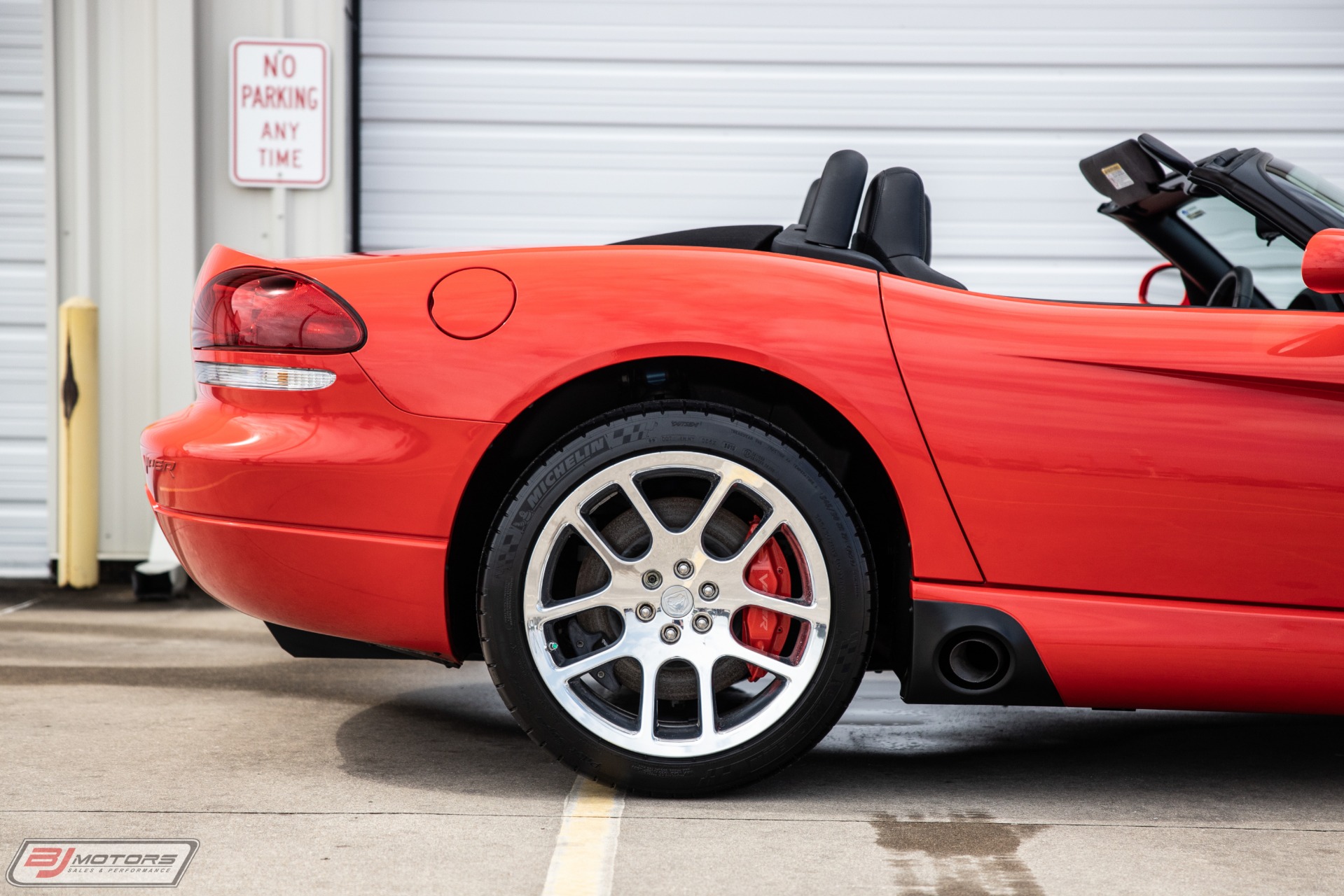 Used-2004-Dodge-Viper-SRT-10