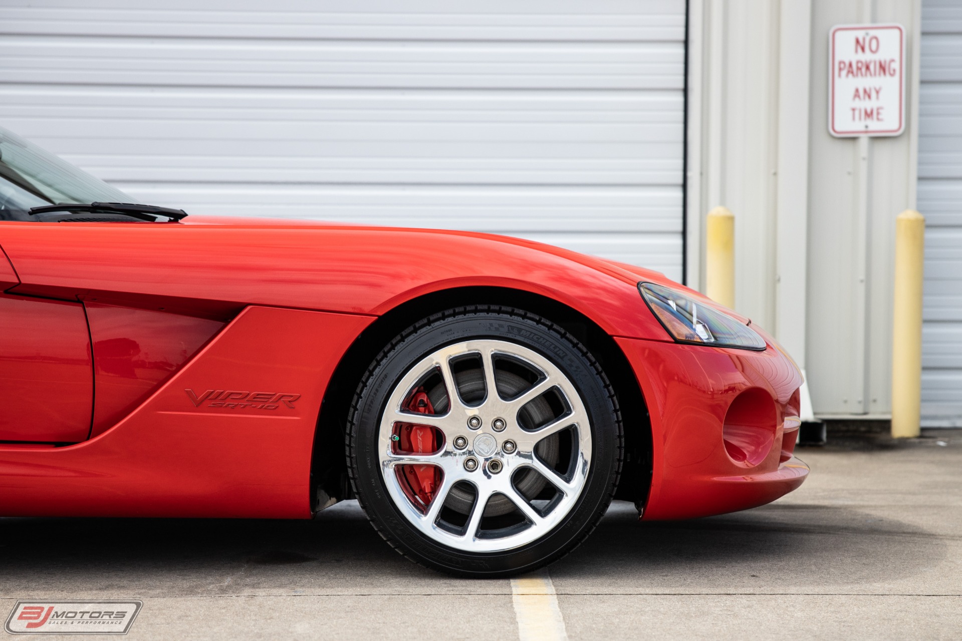 Used-2004-Dodge-Viper-SRT-10