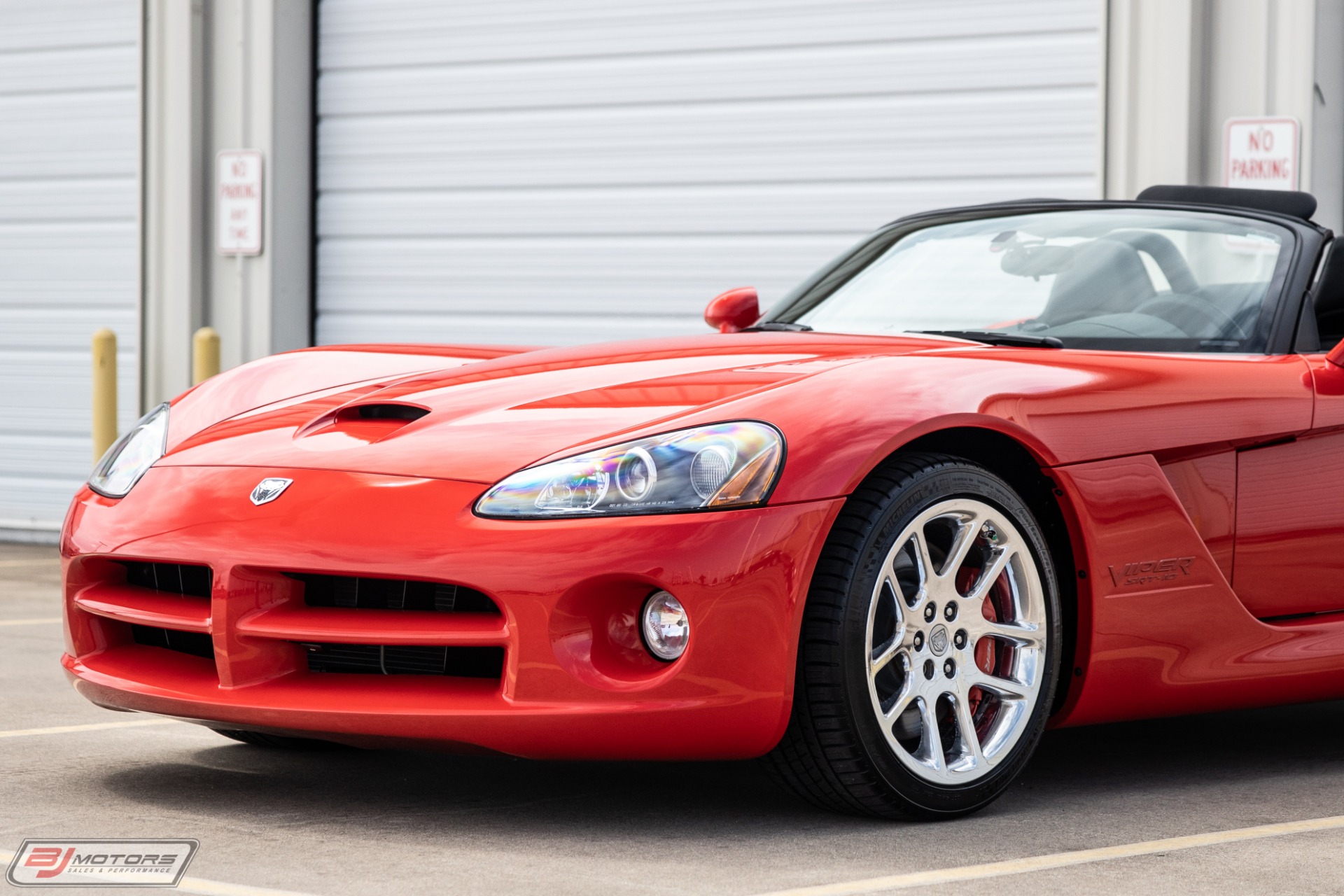 Used-2004-Dodge-Viper-SRT-10