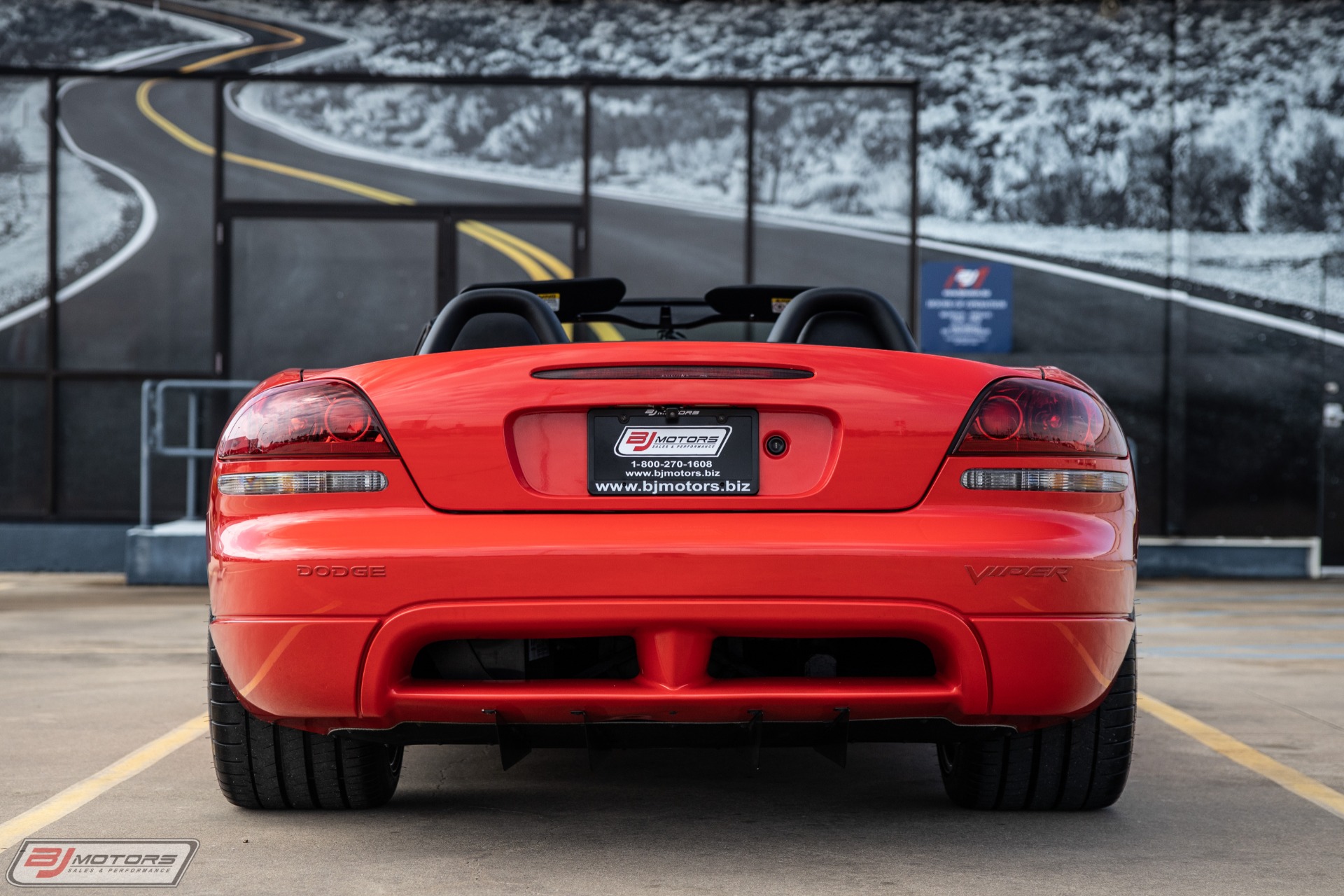 Used-2004-Dodge-Viper-SRT-10