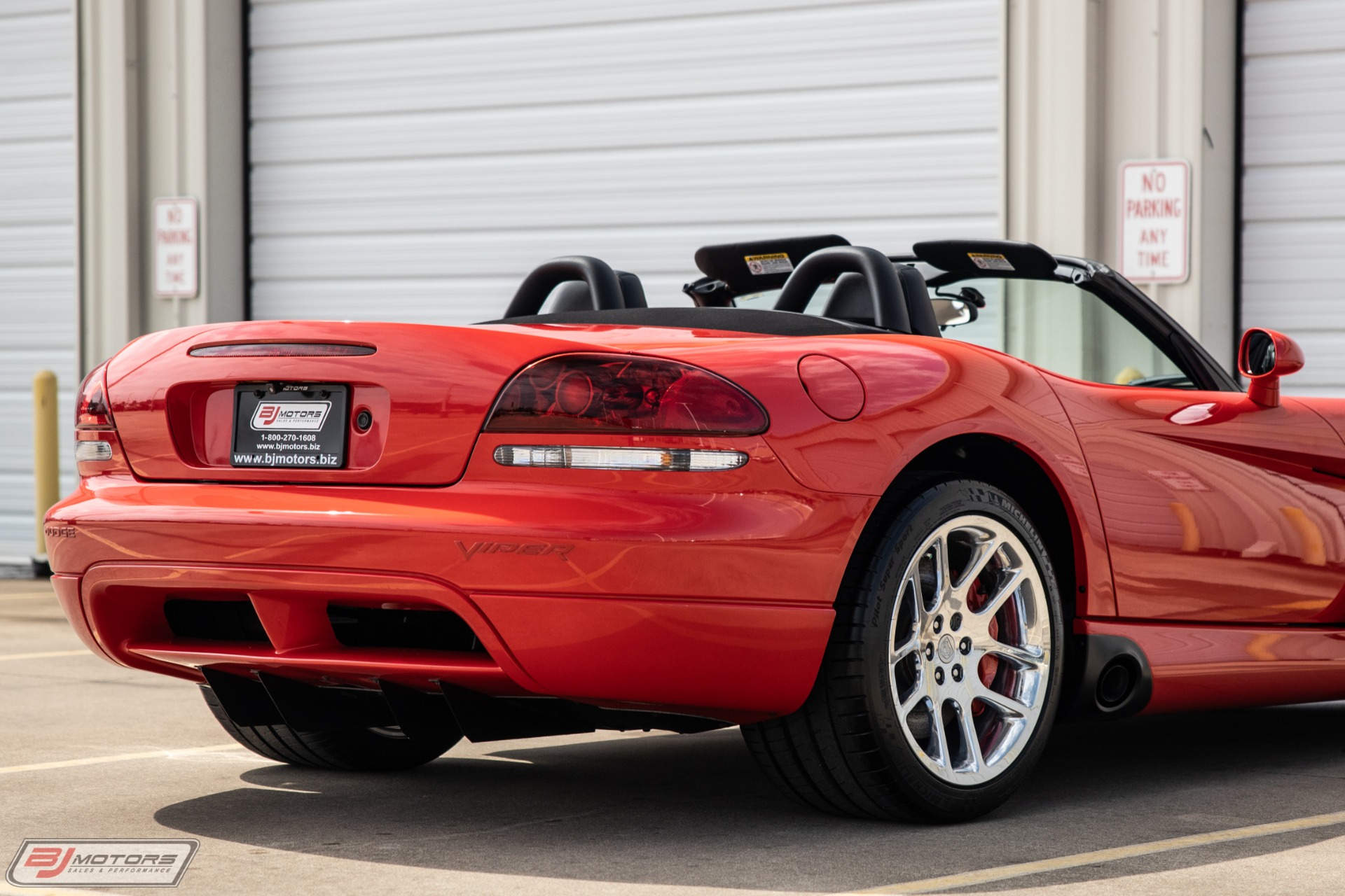 Used-2004-Dodge-Viper-SRT-10