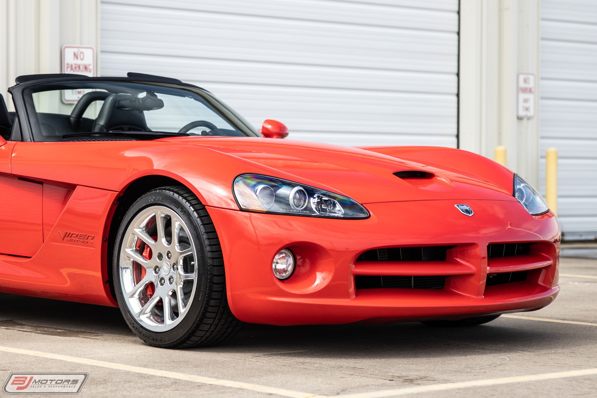 Used-2004-Dodge-Viper-SRT-10