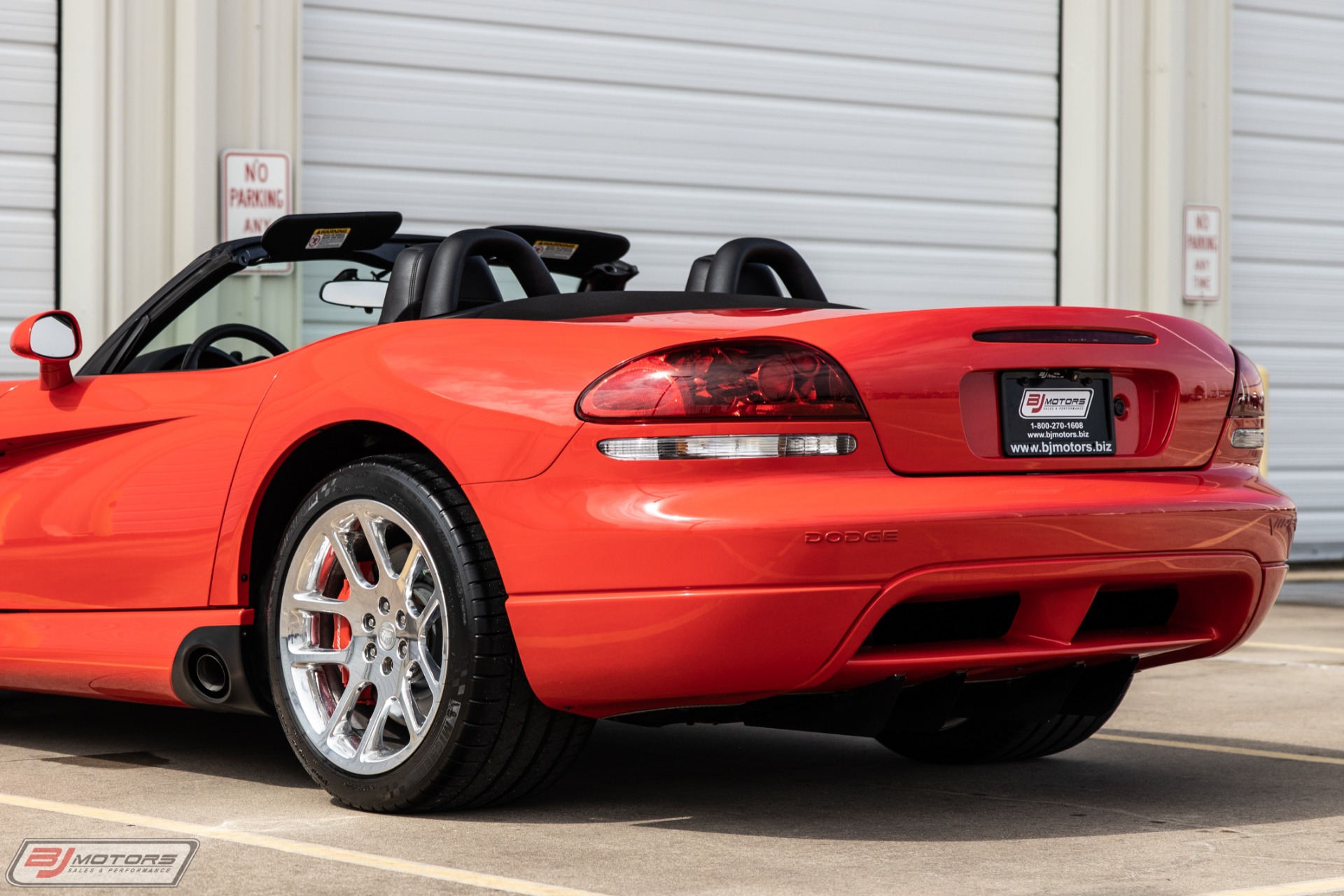 Used-2004-Dodge-Viper-SRT-10