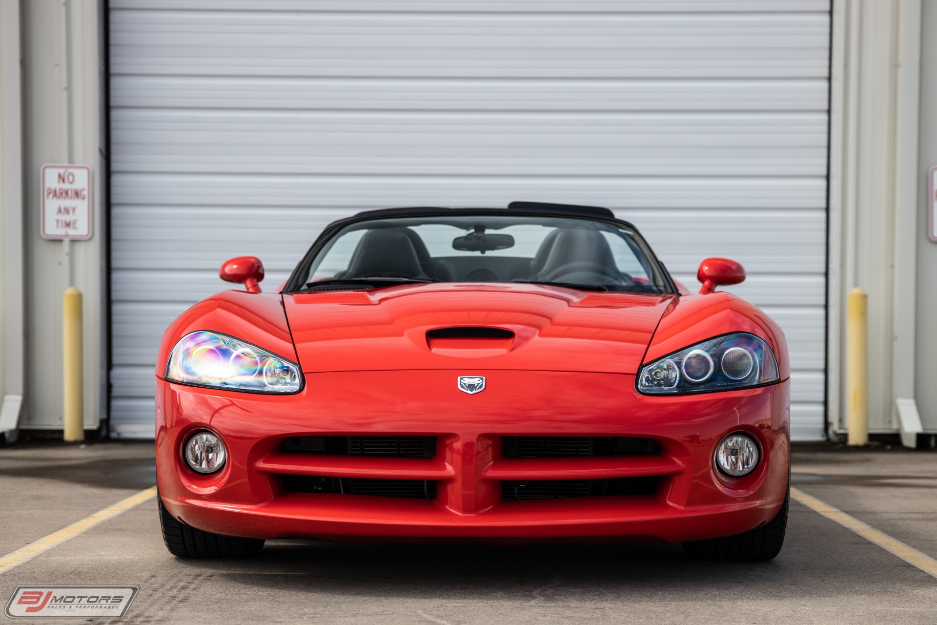 Used-2004-Dodge-Viper-SRT-10