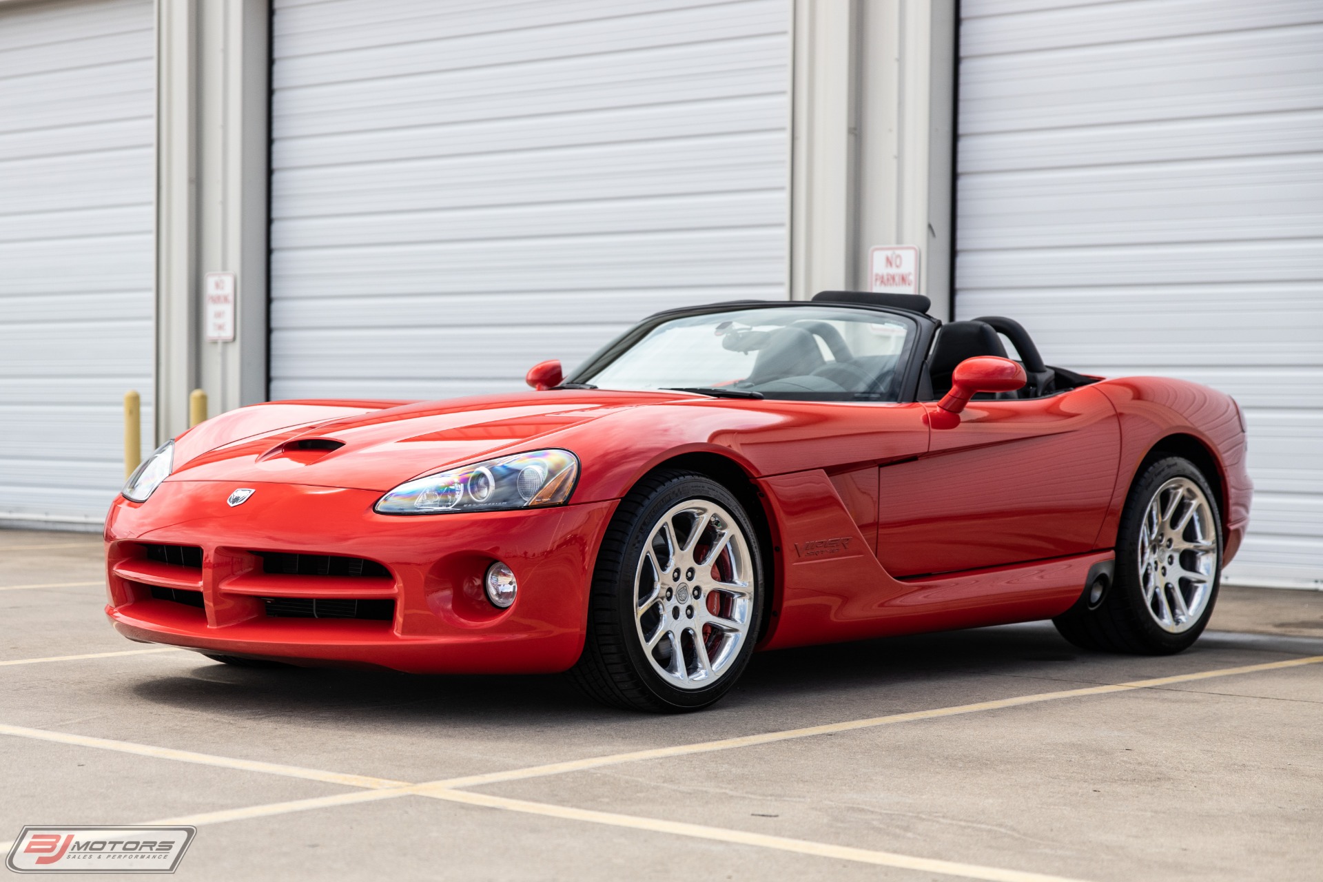 Used-2004-Dodge-Viper-SRT-10