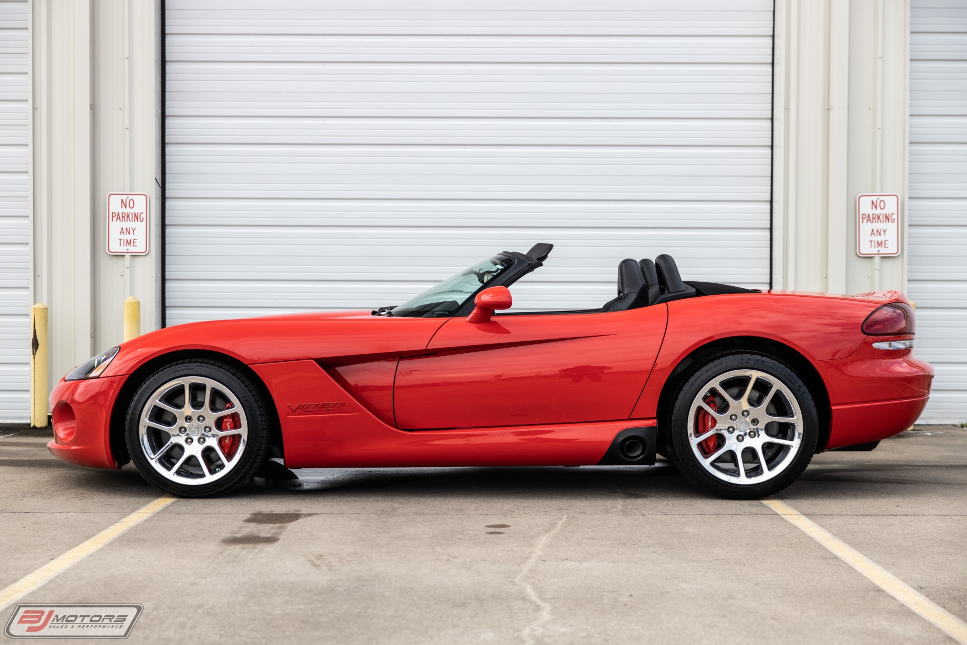 Used-2004-Dodge-Viper-SRT-10