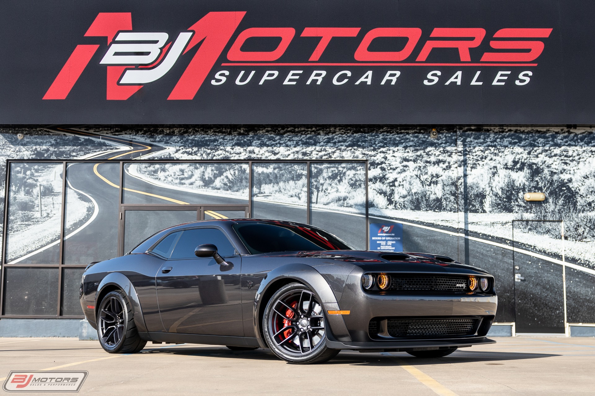 Challenger SRT Hellcat Widebody - Performance Motors