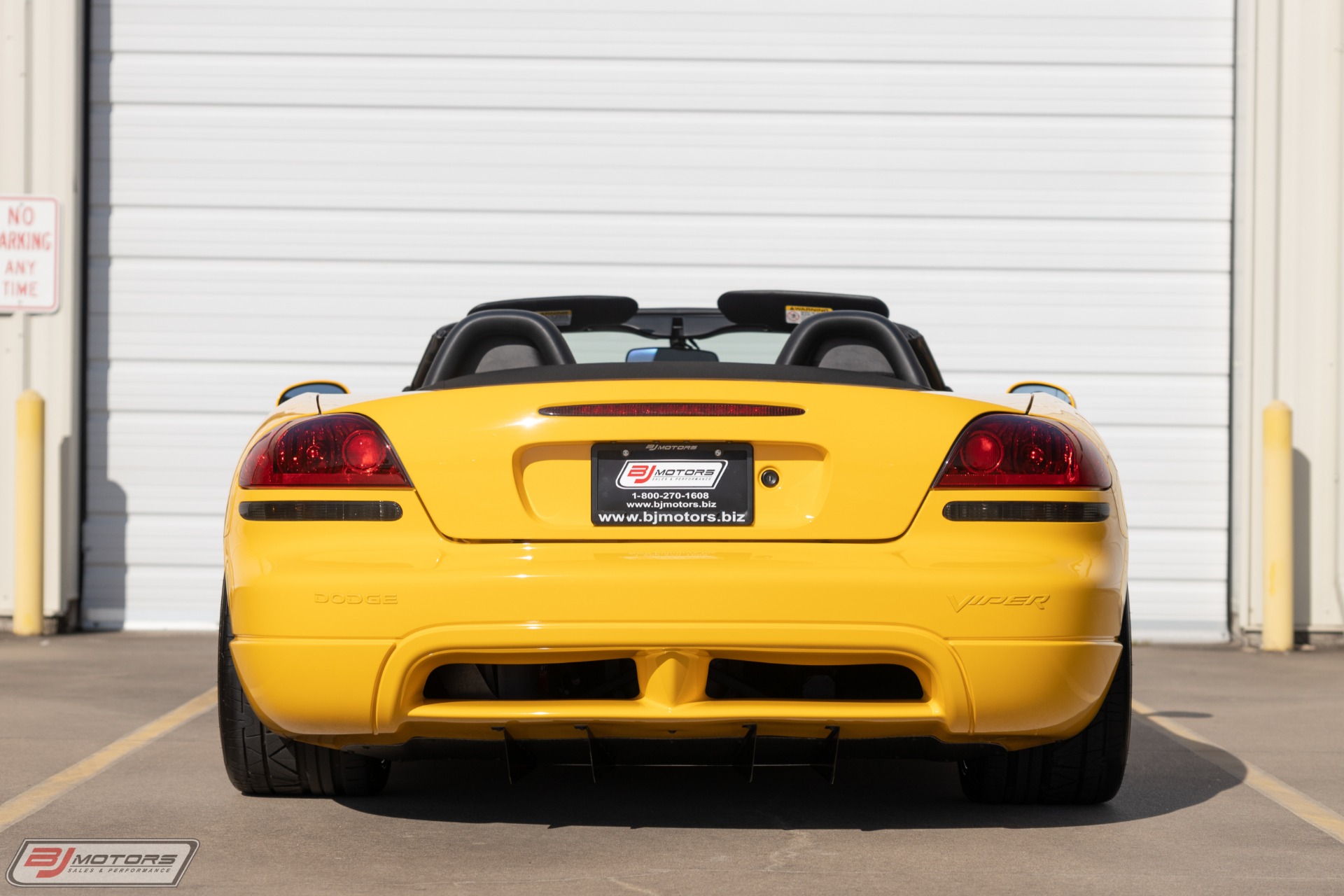 Used-2005-Dodge-Viper-SRT-10