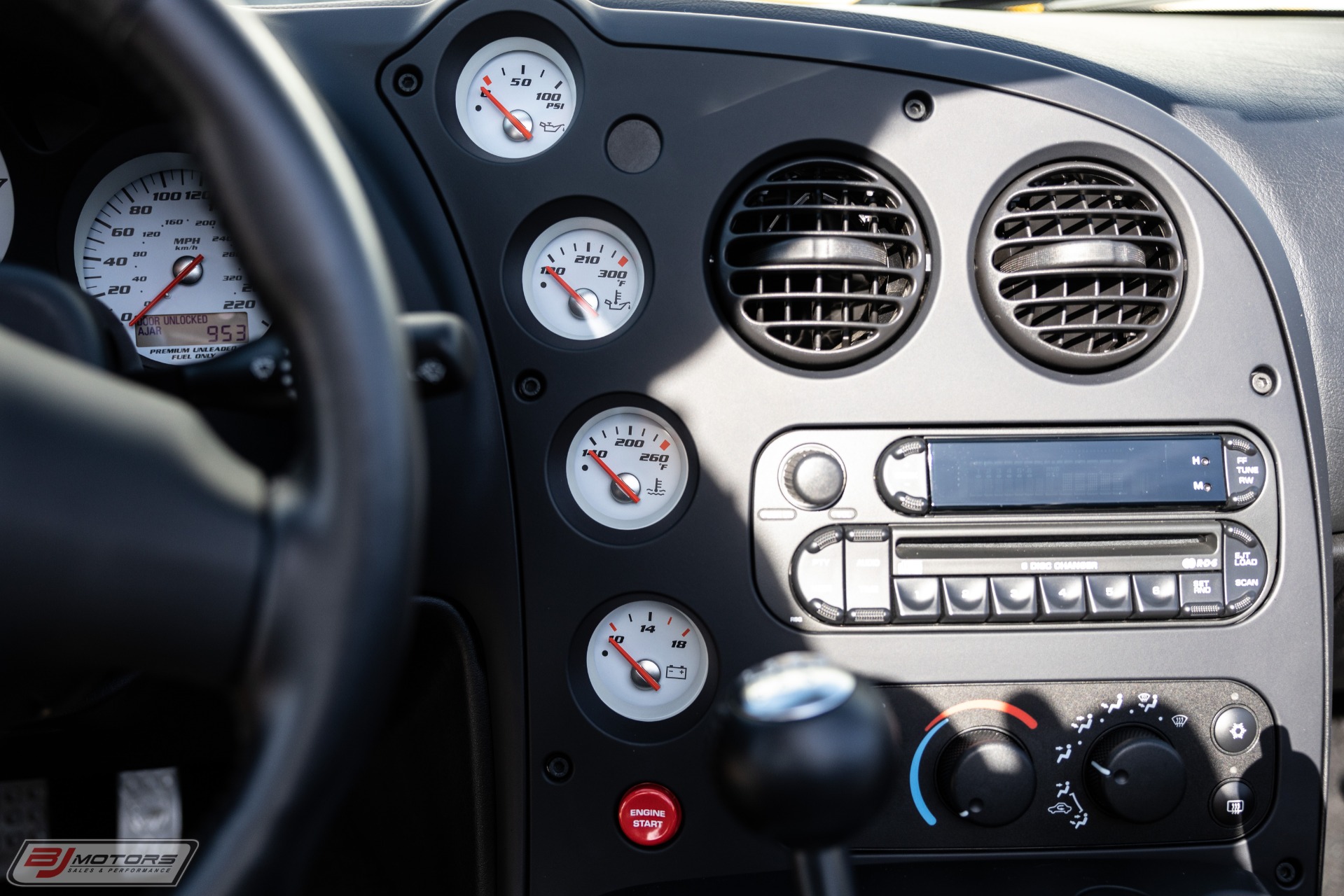 Used-2005-Dodge-Viper-SRT-10